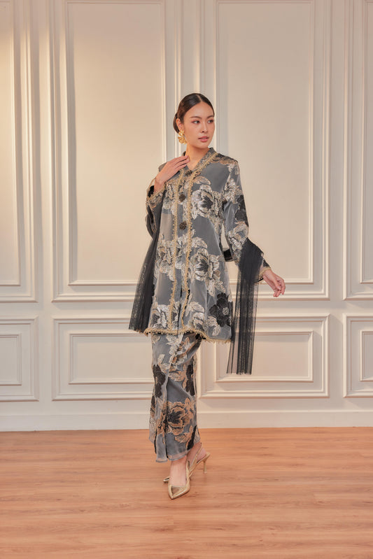 Raia Kebaya Organza Lace Set (Full Lining)