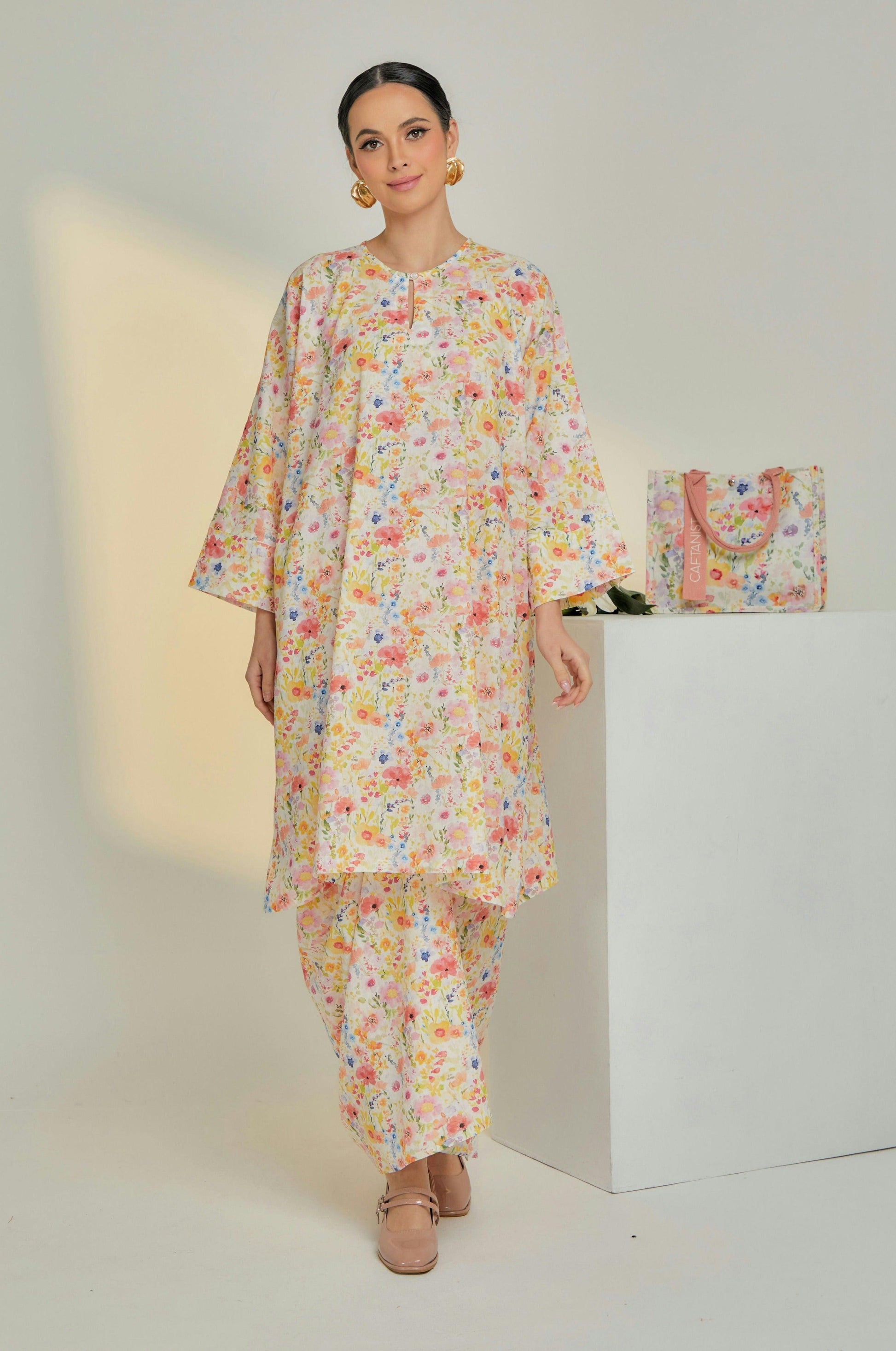 Amaya Cotton Kurung in Flower Field (To be shipped by 20th February onwards) Caftanist