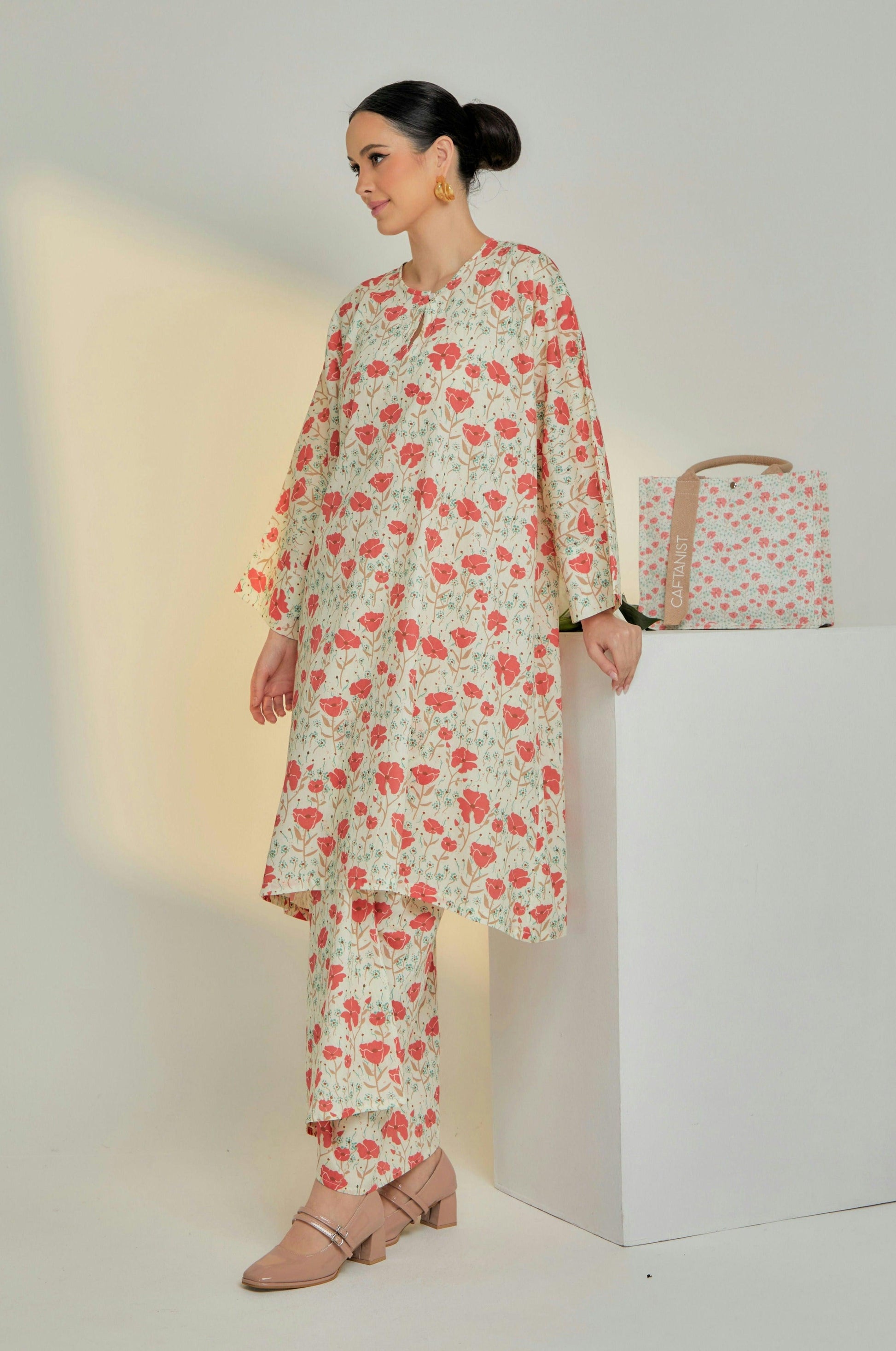 Amaya Cotton Kurung in Poppy Crimson (To be shipped by 20th February onwards) Caftanist