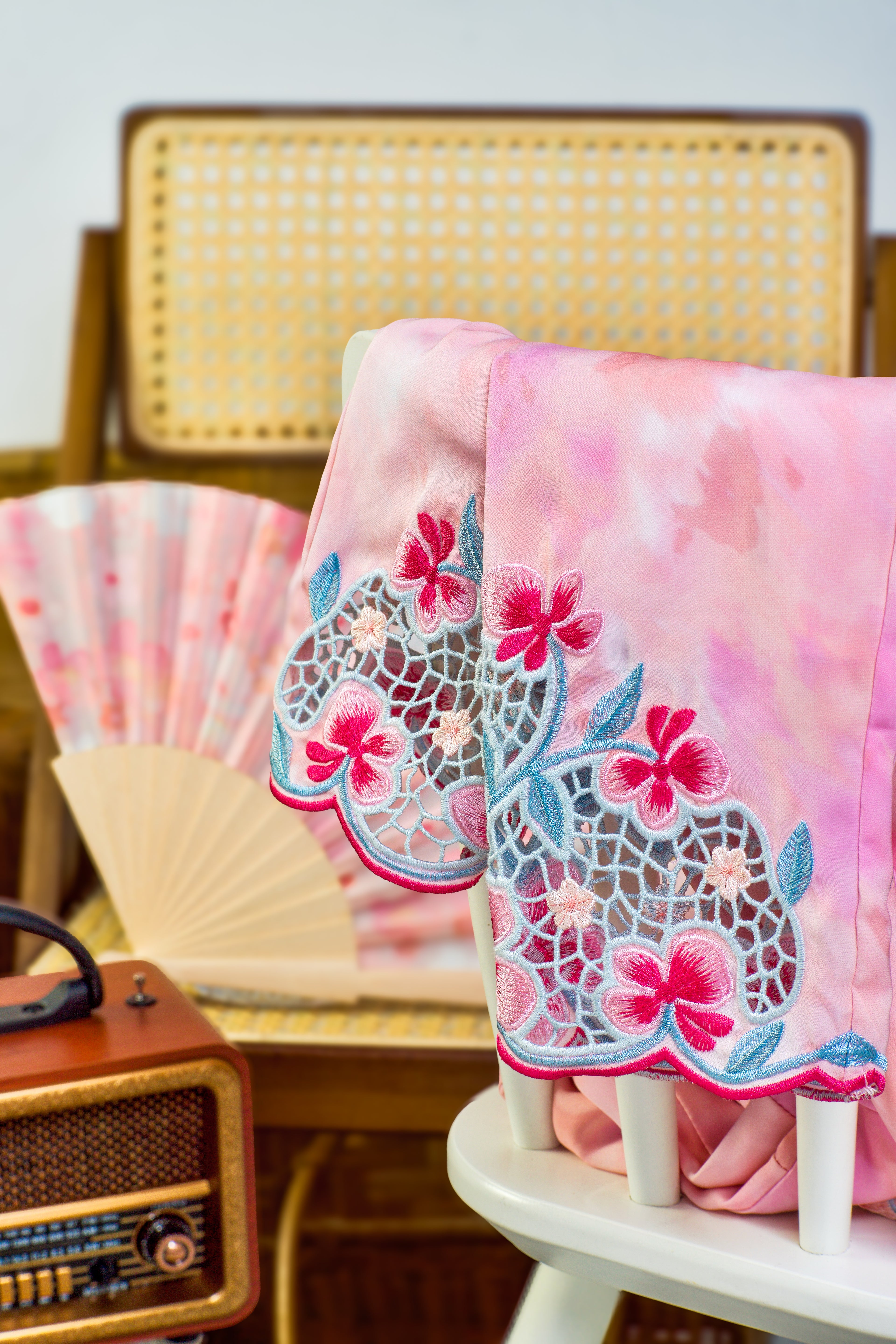 22 - Anggrek Bulan - Kebarung Sulam Goyang Set With Matching Fan & Selendang