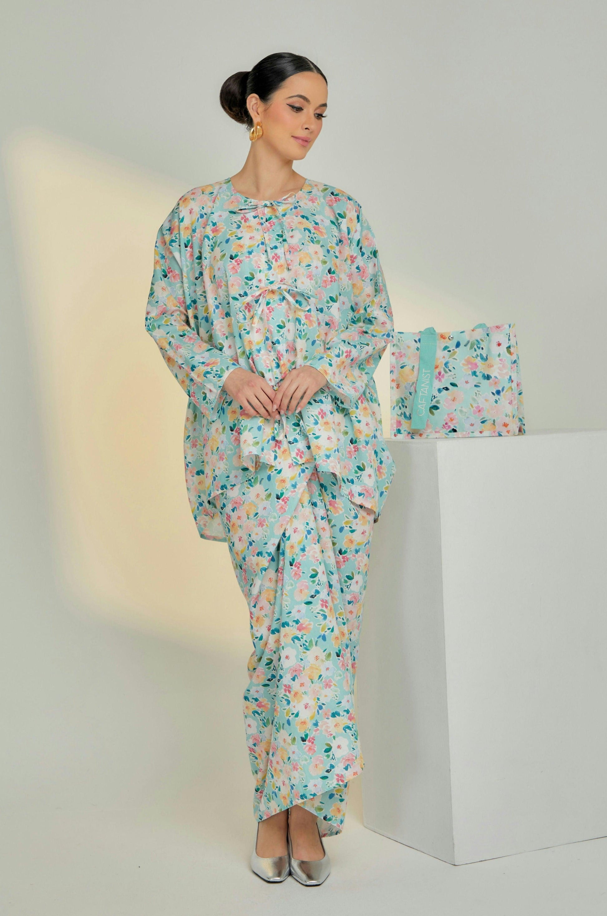 Nara Bow Cotton Two-Piece in Blooming Tiffany - Caftanist