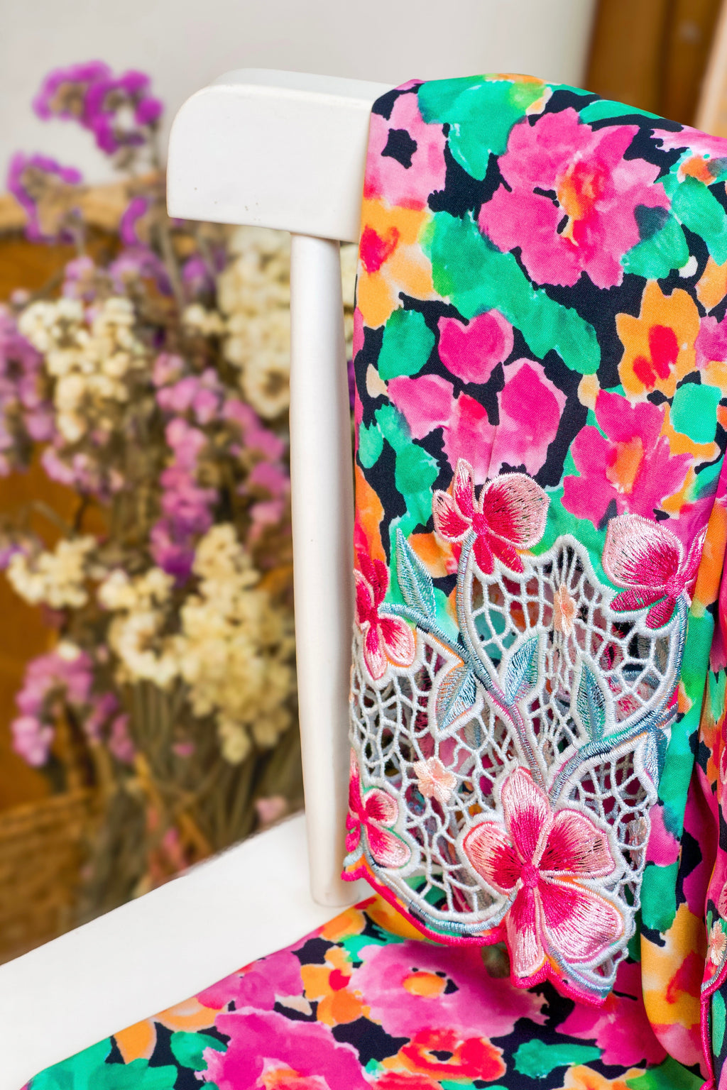 04 - Bunga Pukul Empat - Kebarung Sulam Goyang Set With Matching Fan & Selendang