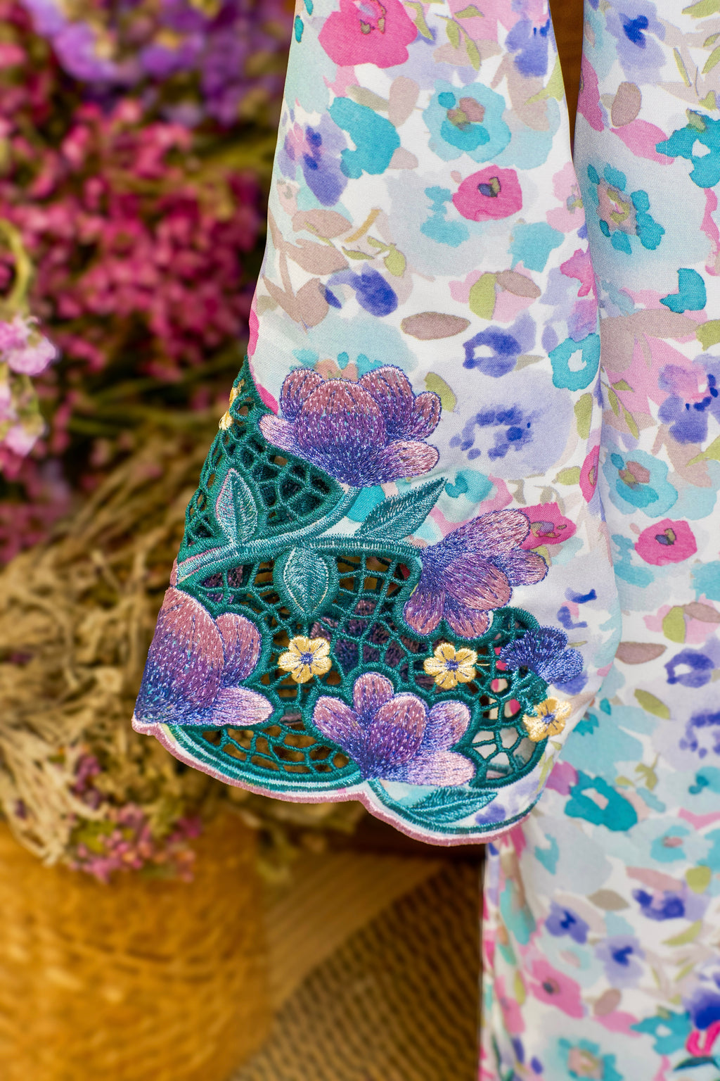 14 - Indah Sekarjati I - Kebarung Sulam Goyang Set With Matching Fan & Selendang