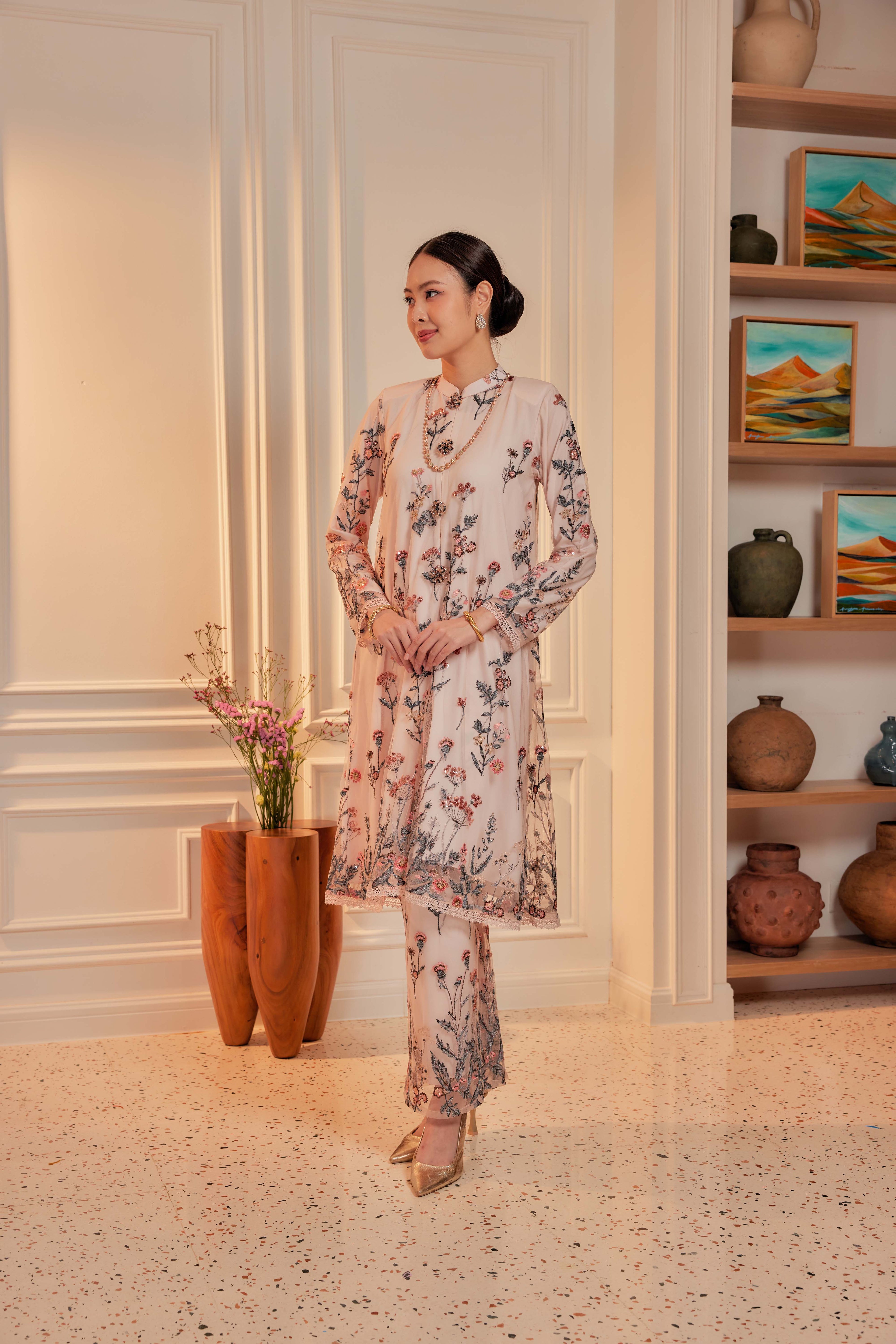 Rosé Tea - Dian Embellished Kebarung with Embroidery Lace Trim [PREORDER MID FEB]