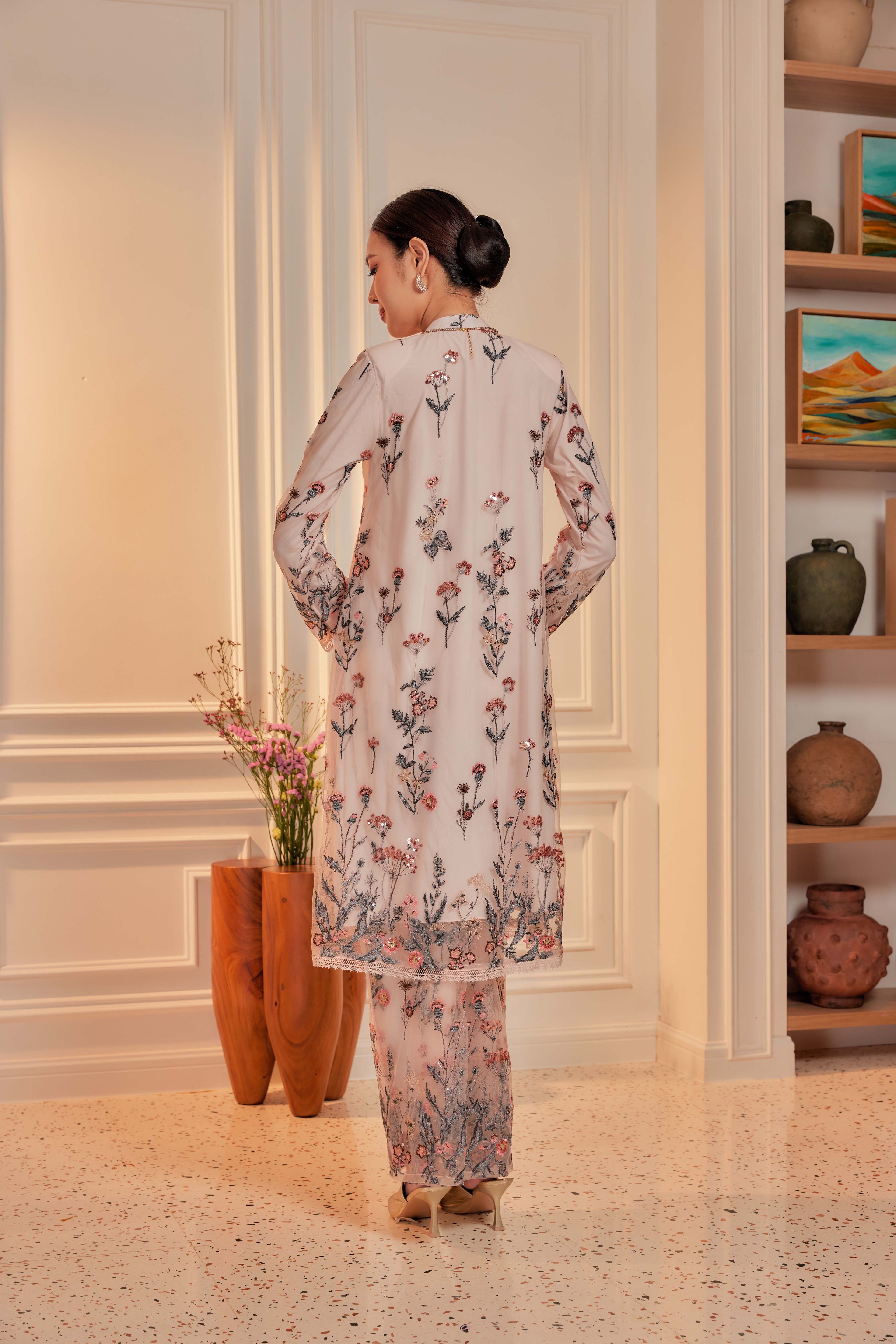 Rosé Tea - Dian Embellished Kebarung with Embroidery Lace Trim [PREORDER MID FEB]