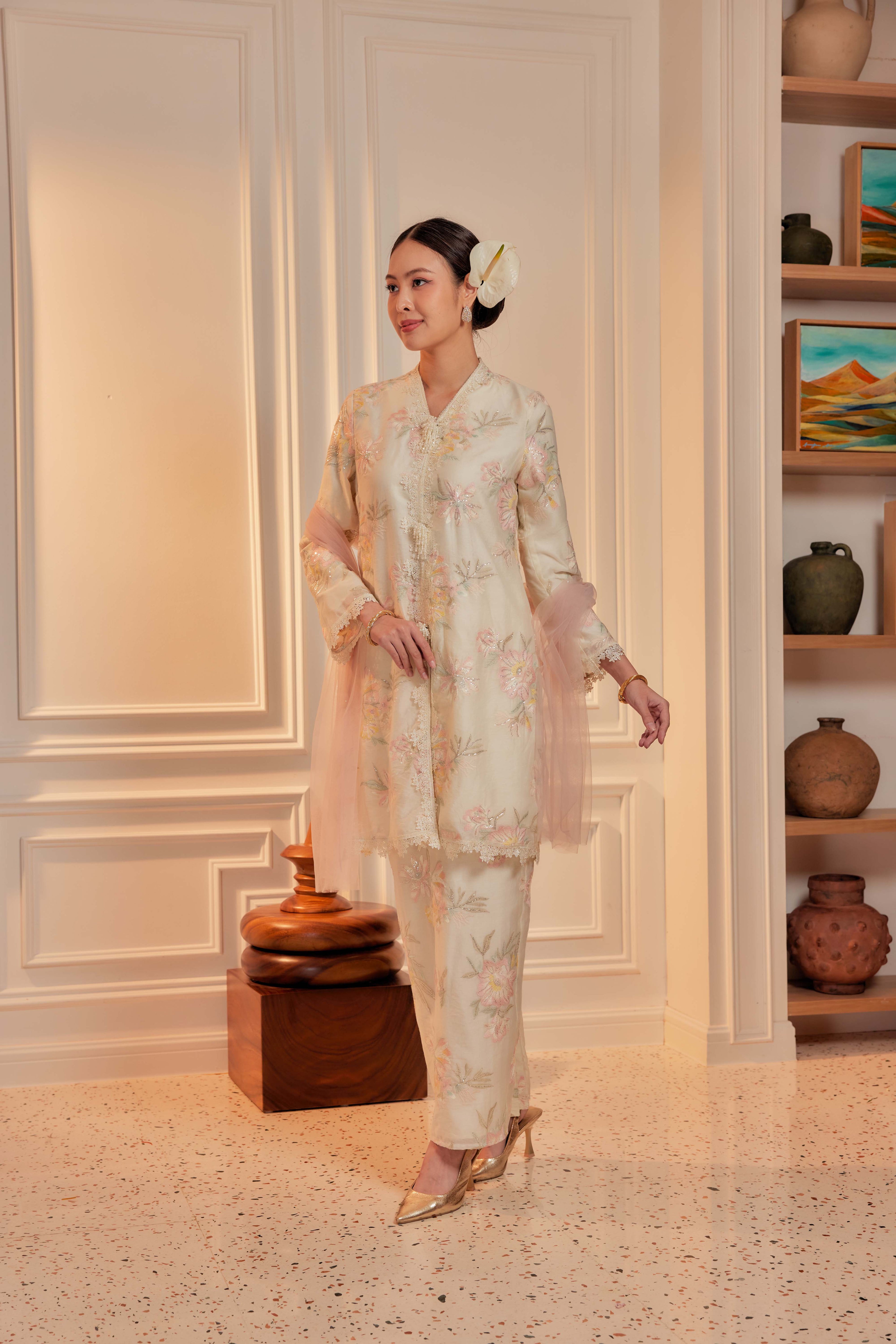 Ivory Cream - Embun Sulam Kurung with 3-Piece Pearled Brooch Set (Fully Lined)