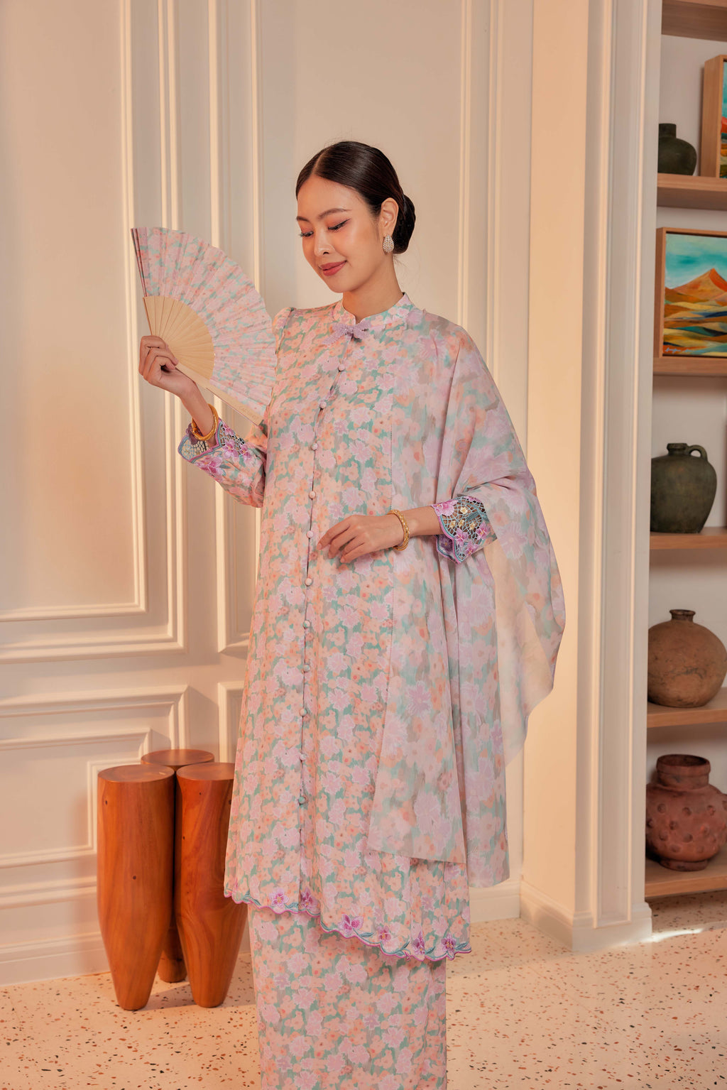 05 - Puspa Dewi - Kebarung Sulam Goyang Set With Matching Fan & Selendang