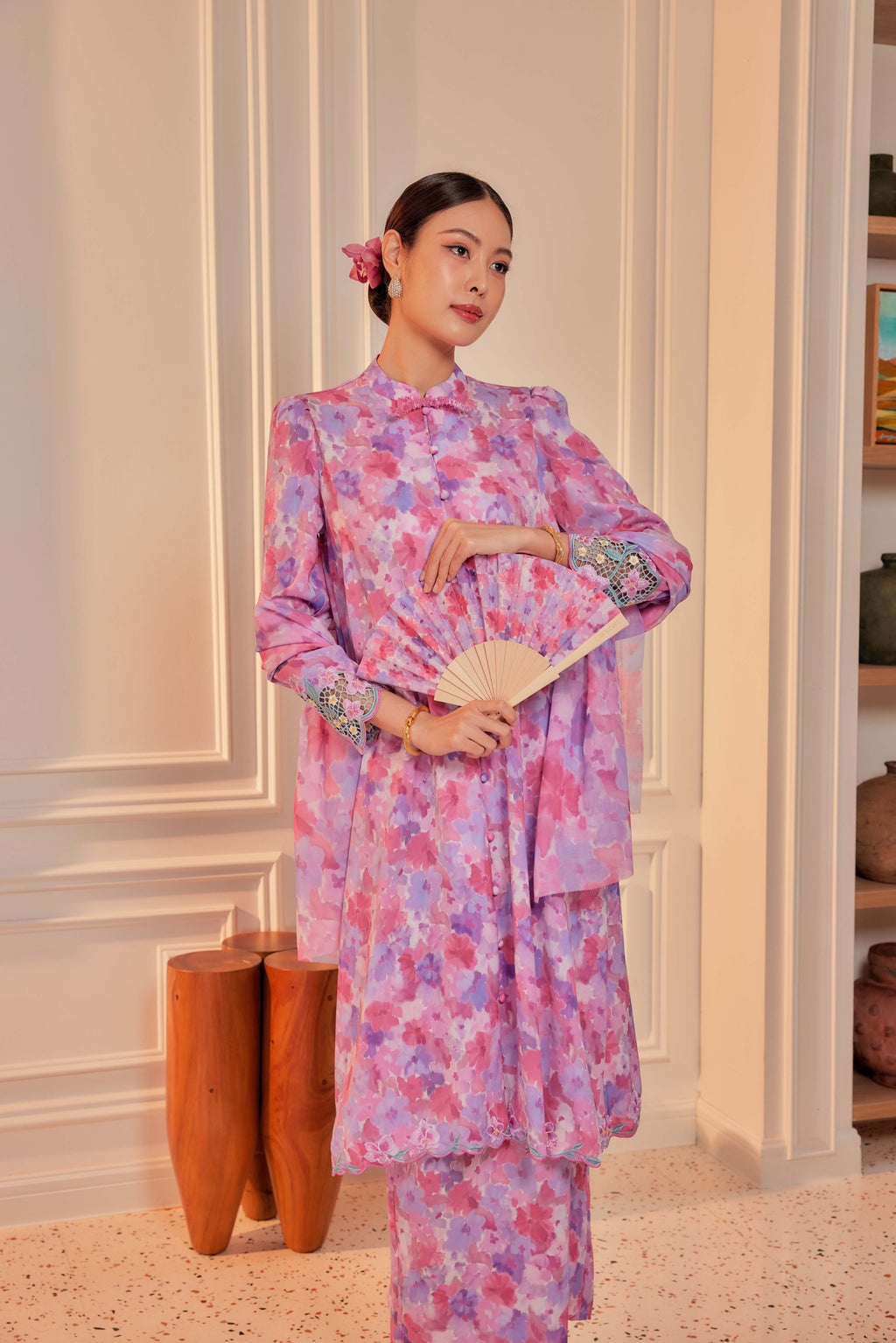 19 - Sundari Kenanga IV - Kebarung Sulam Goyang Set With Matching Fan & Selendang