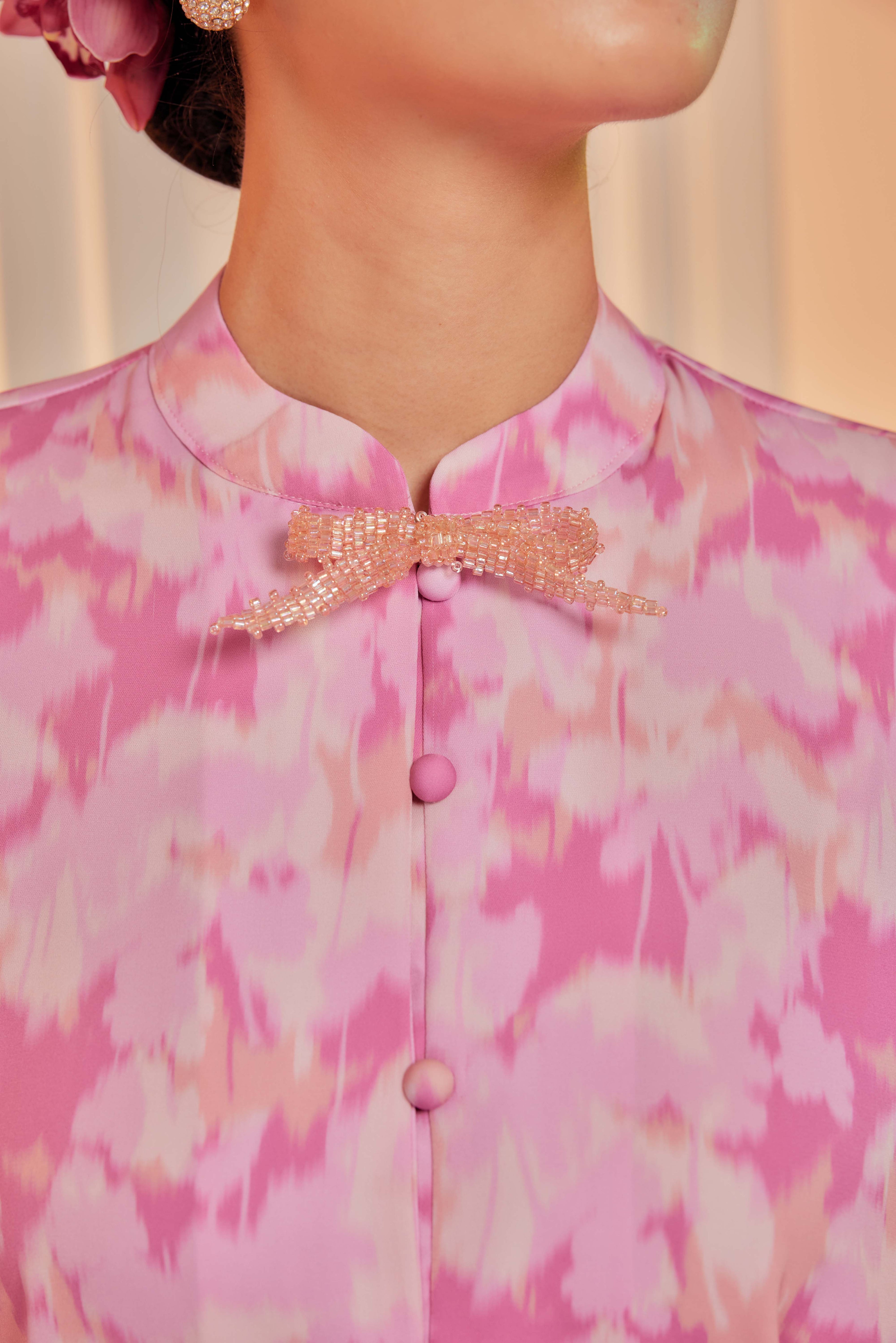 24 - Dewi Kemuning I - Kebarung Sulam Goyang Set With Matching Fan & Selendang