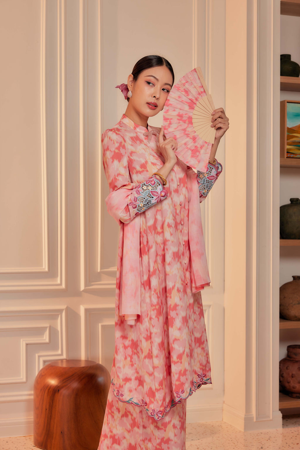 25 - Dewi Kemuning II - Kebarung Sulam Goyang Set With Matching Fan & Selendang