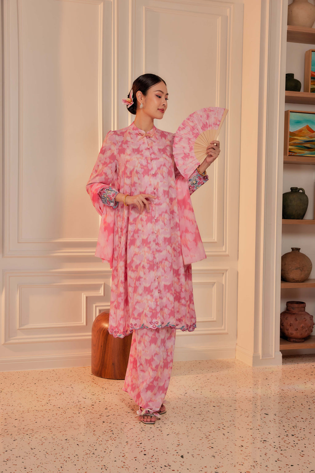 26 - Dewi Kemuning III - Kebarung Sulam Goyang Set With Matching Fan & Selendang