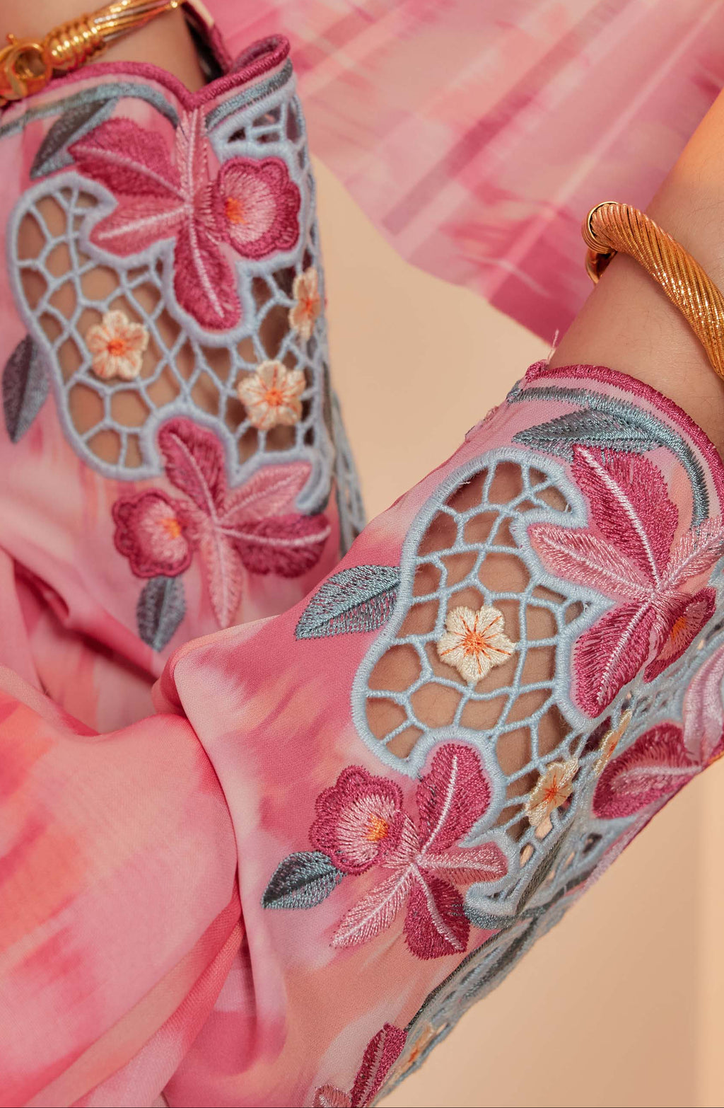 26 - Dewi Kemuning III - Kebarung Sulam Goyang Set With Matching Fan & Selendang