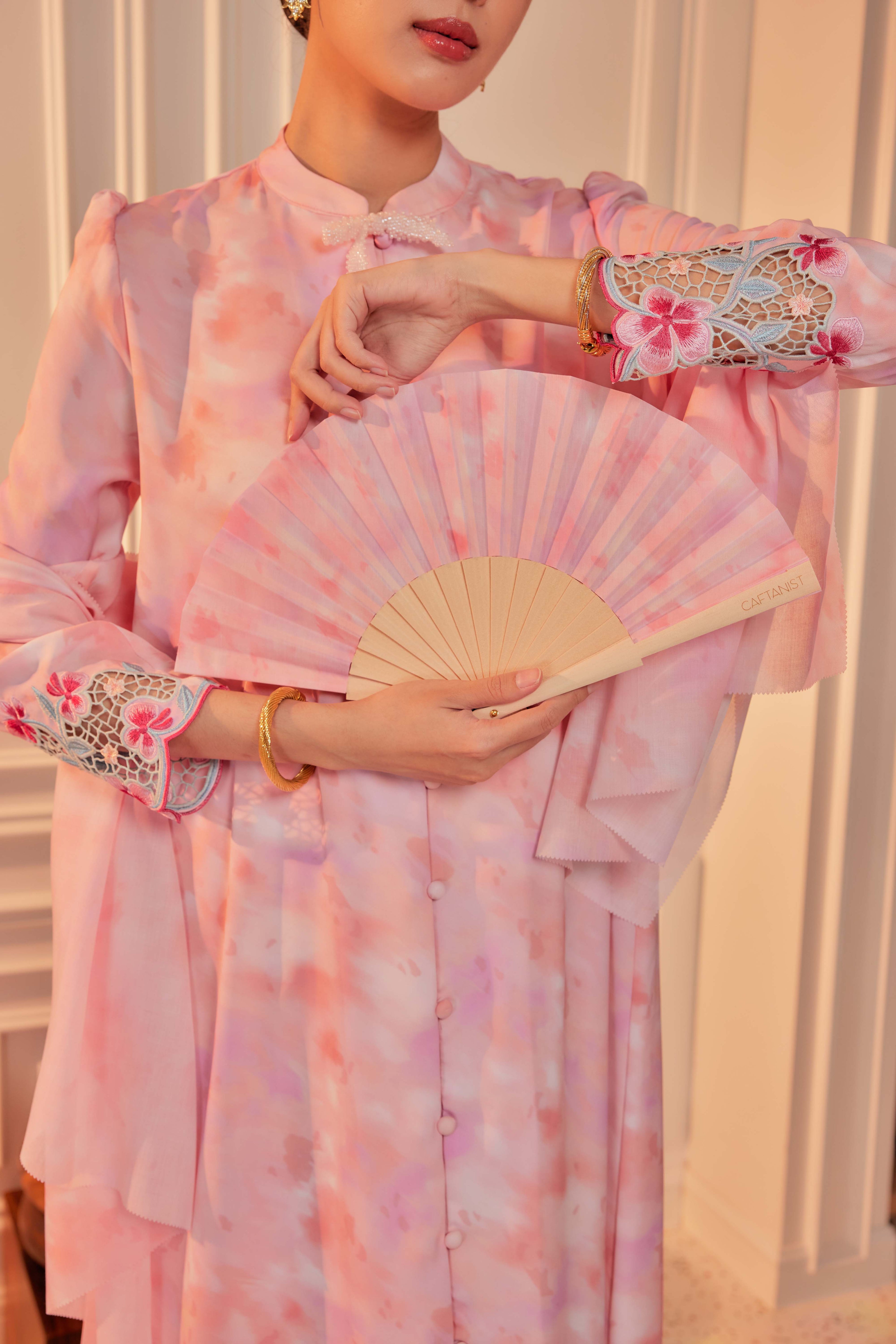 22 - Anggrek Bulan - Kebarung Sulam Goyang Set With Matching Fan & Selendang