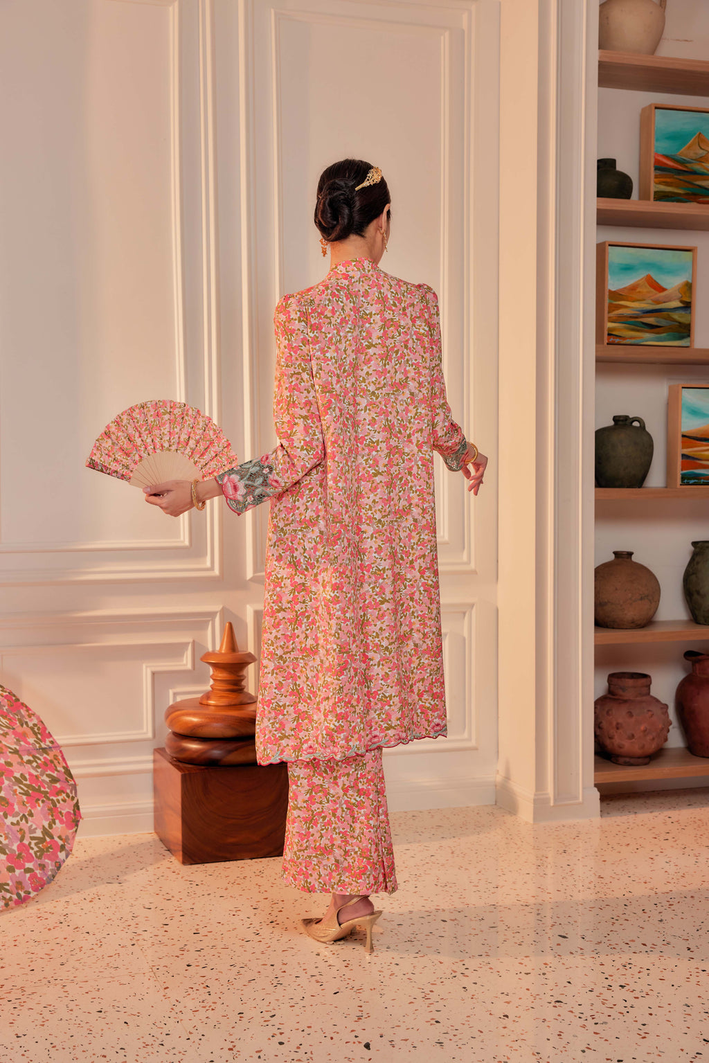 12 - Bunga Air Mata Pengantin - Kebarung Sulam Goyang Set With Matching Fan & Selendang