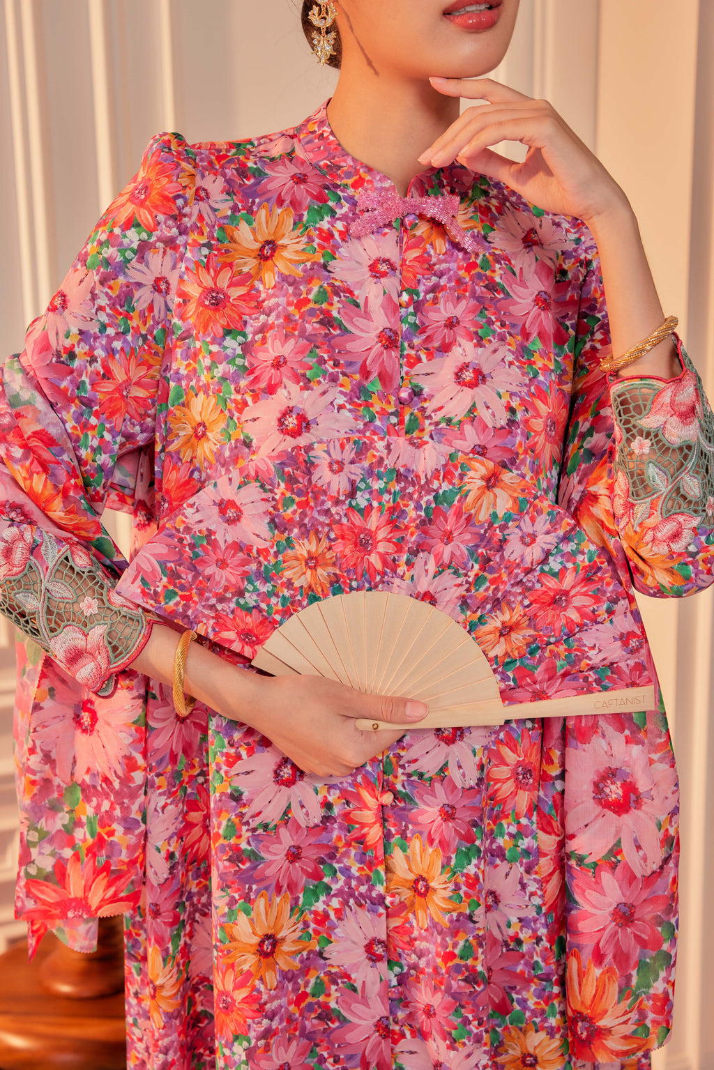 03 - Seroja Indah - Kebarung Sulam Goyang Set With Matching Fan & Selendang