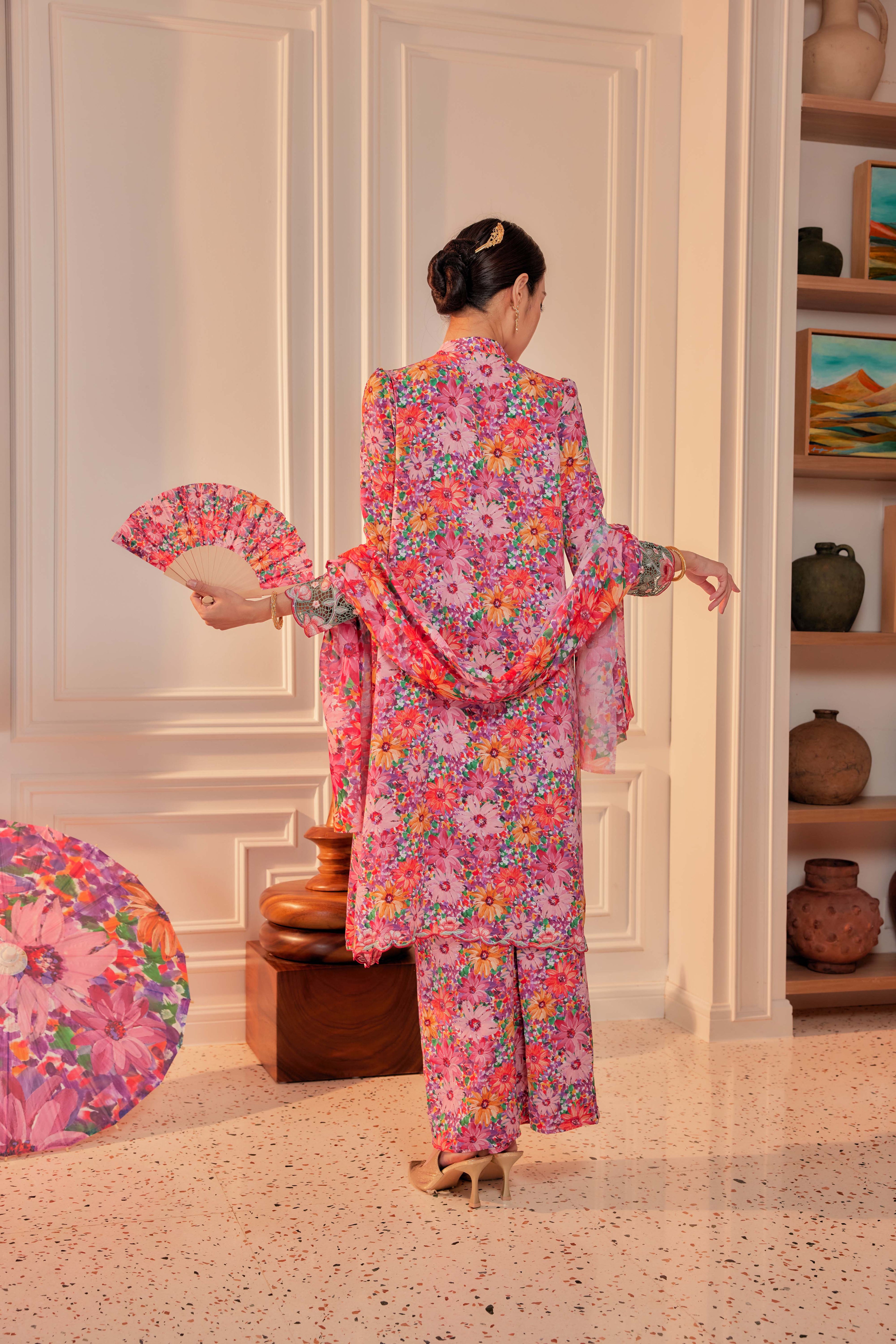 03 - Seroja Indah - Kebarung Sulam Goyang Set With Matching Fan & Selendang