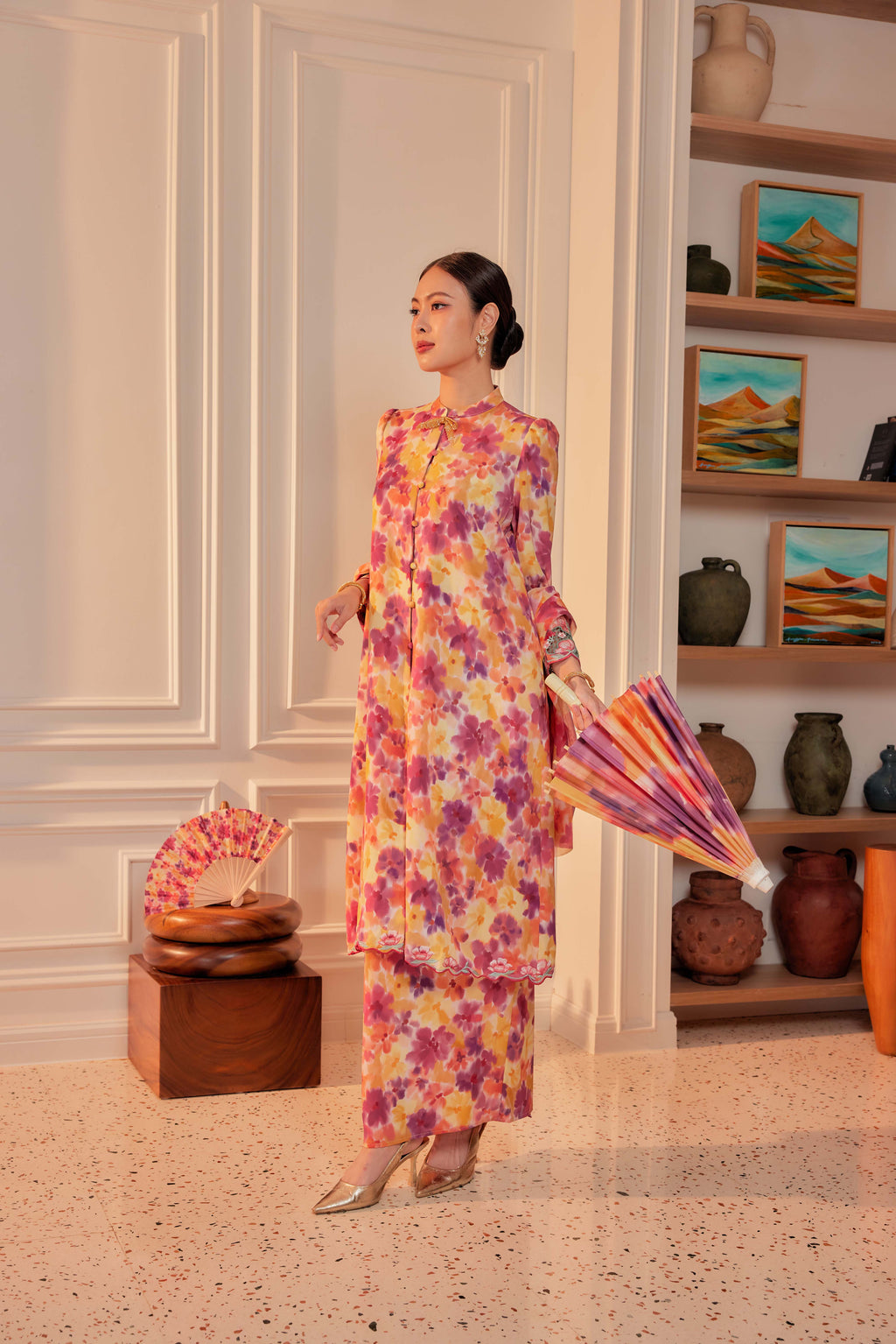 18 - Sundari Kenanga III - Kebarung Sulam Goyang Set With Matching Fan & Selendang