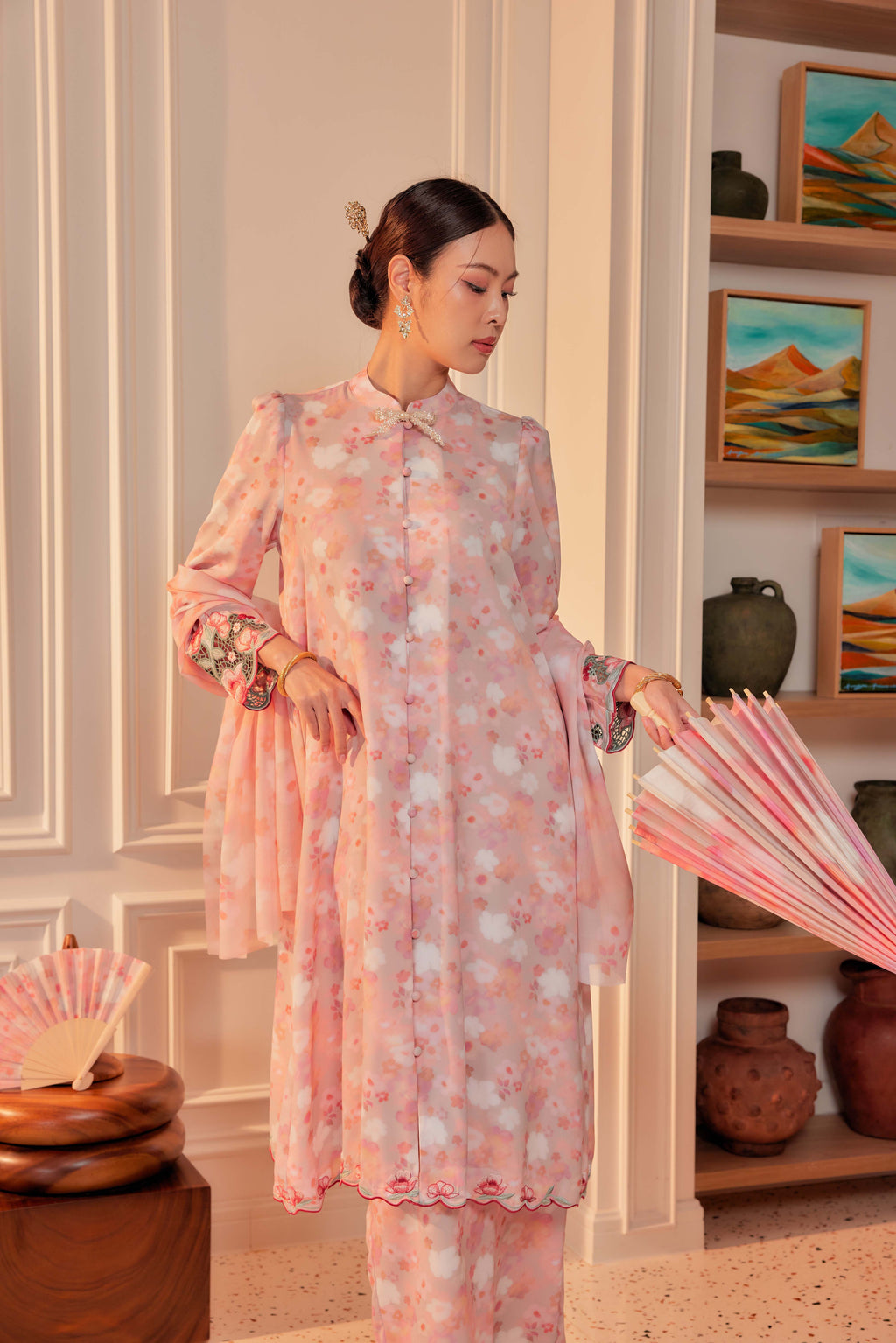 11 - Puspa Pesona - Kebarung Sulam Goyang Set With Matching Fan & Selendang