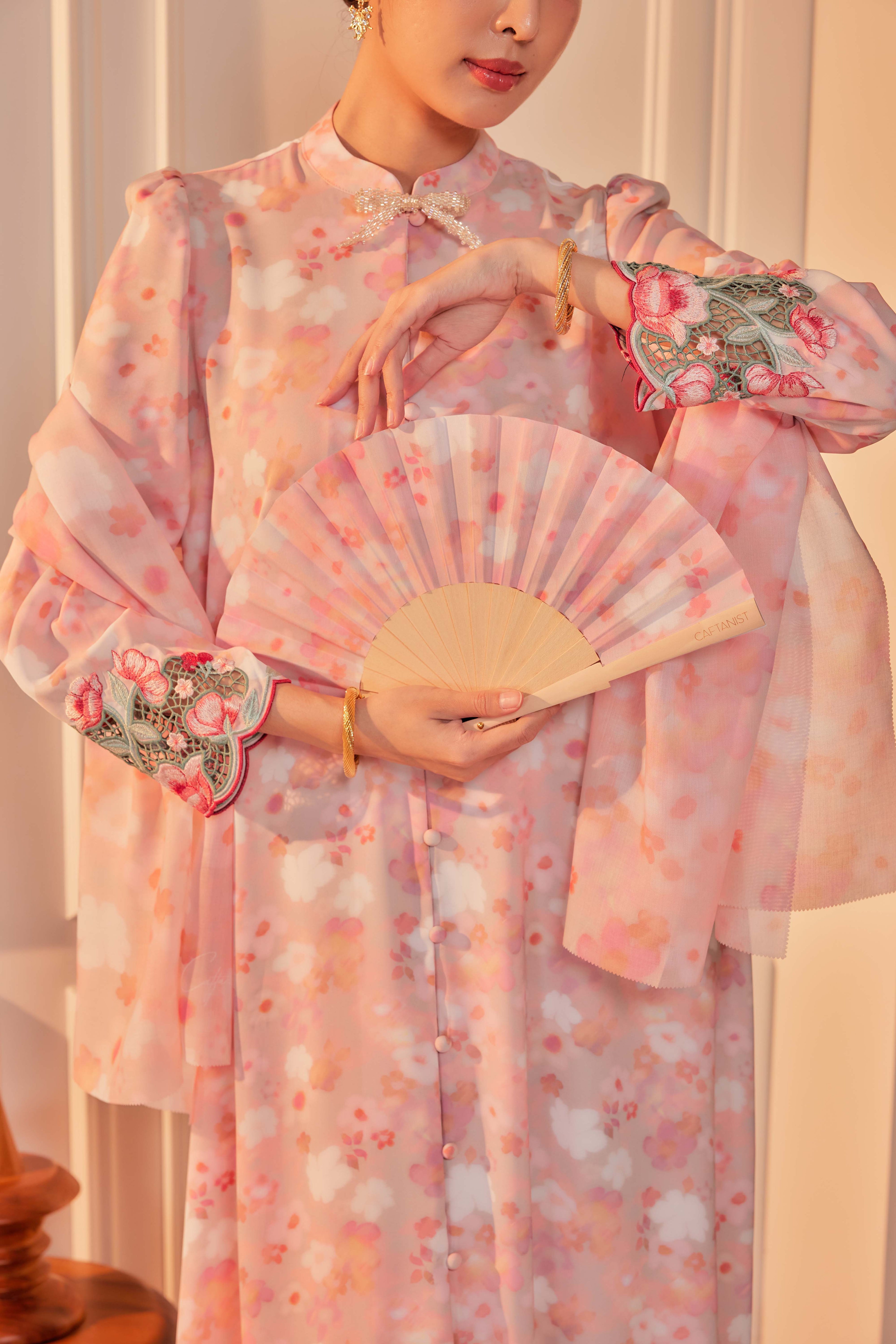 11 - Puspa Pesona - Kebarung Sulam Goyang Set With Matching Fan & Selendang