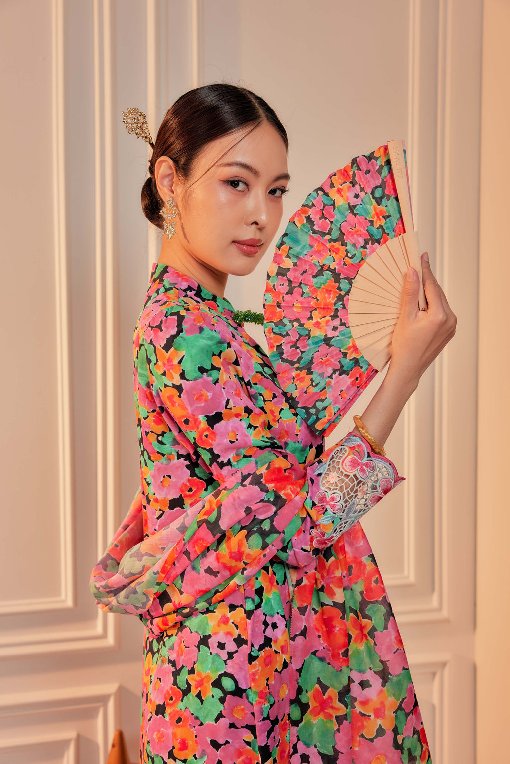 04 - Bunga Pukul Empat - Kebarung Sulam Goyang Set With Matching Fan & Selendang