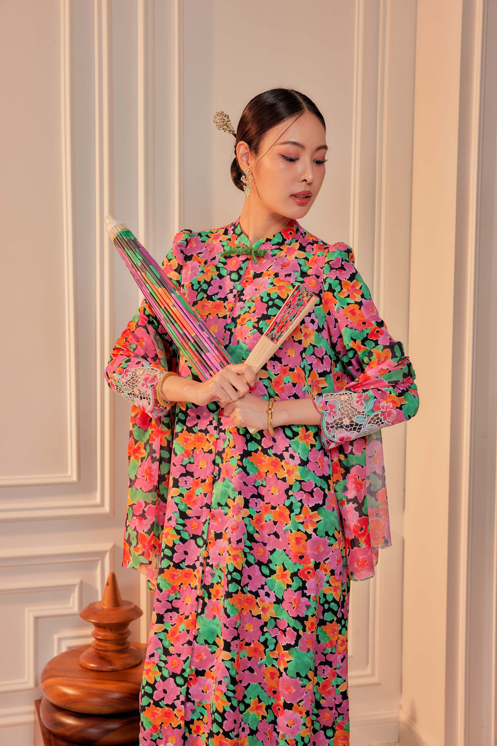 04 - Bunga Pukul Empat - Kebarung Sulam Goyang Set With Matching Fan & Selendang