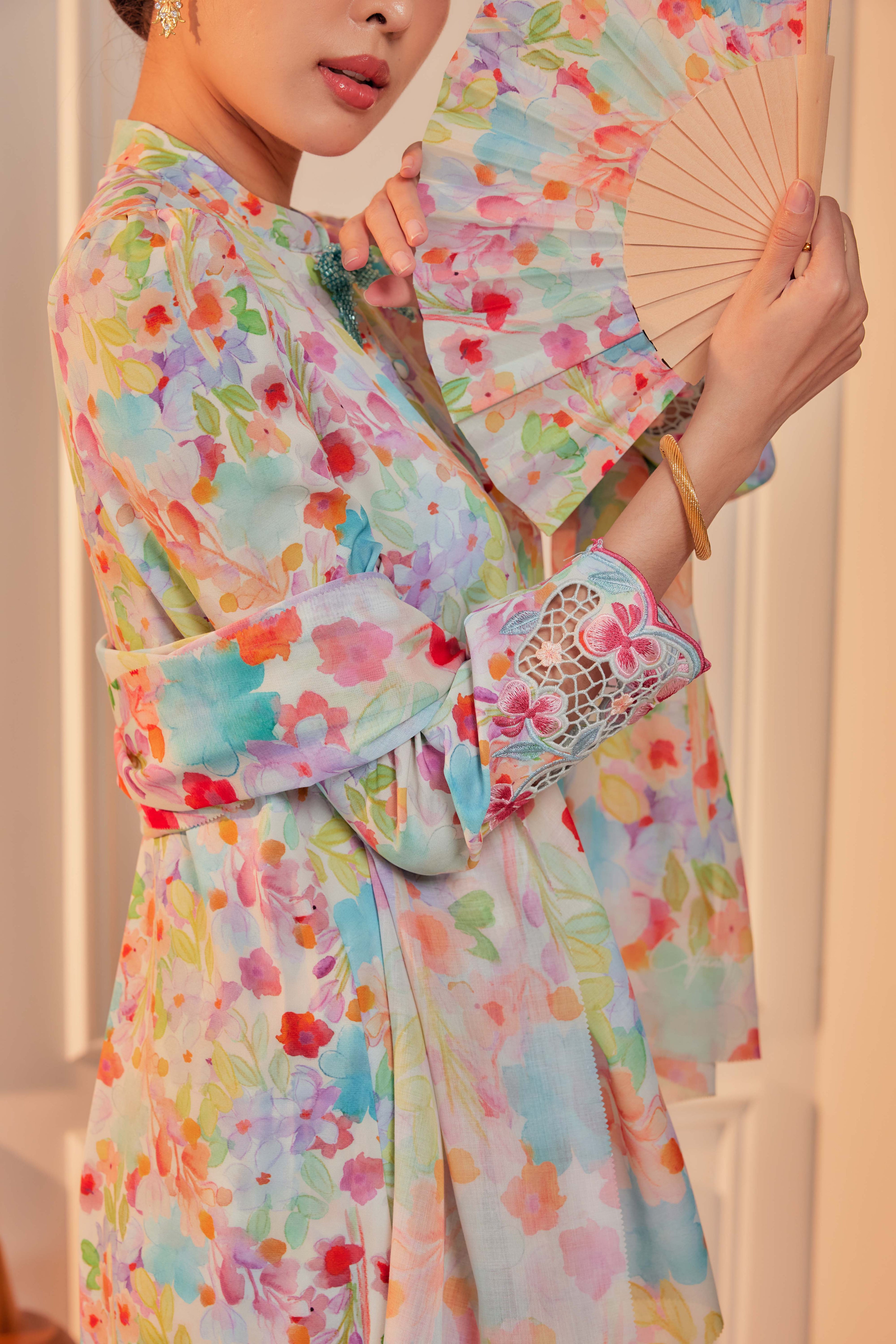 21 - Puspa Warna - Kebarung Sulam Goyang Set With Matching Fan & Selendang