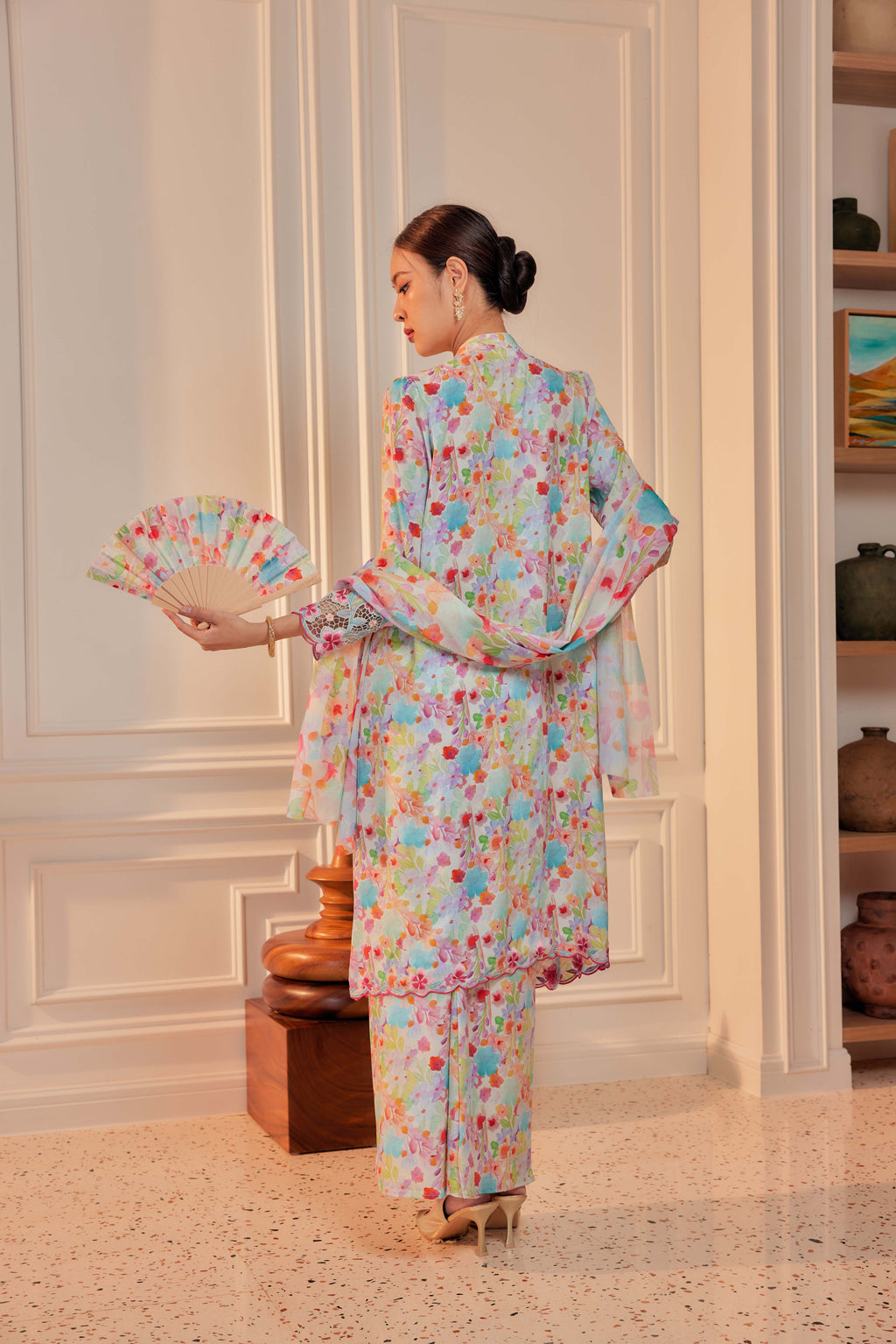 21 - Puspa Warna - Kebarung Sulam Goyang Set With Matching Fan & Selendang