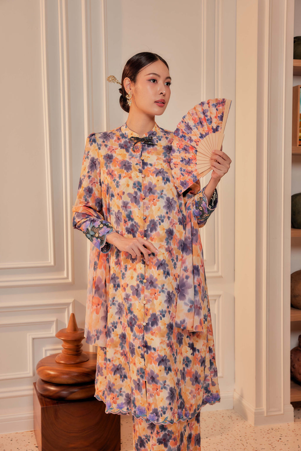 20 - Sundari Kenanga V - Kebarung Sulam Goyang Set With Matching Fan & Selendang