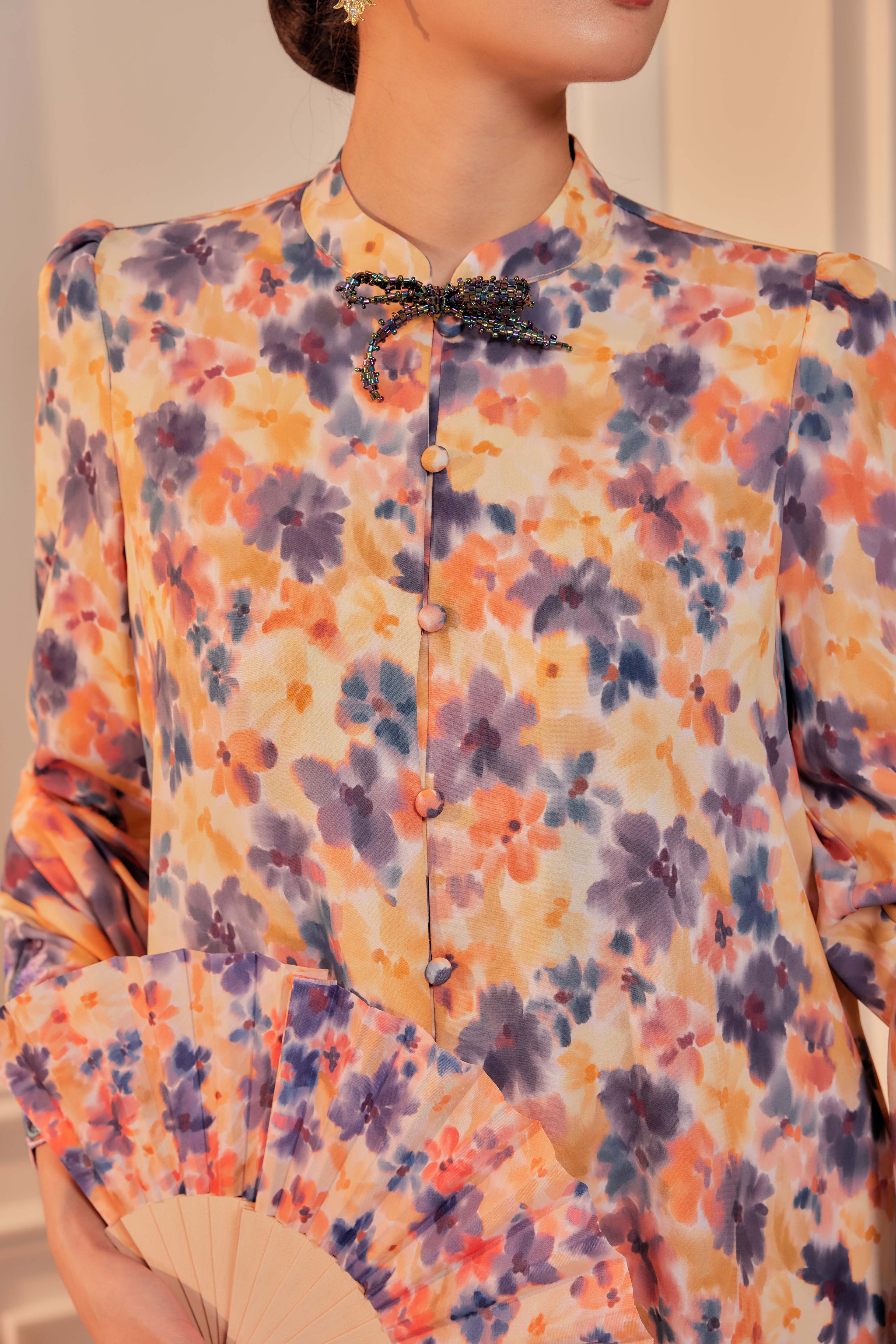 20 - Sundari Kenanga V - Kebarung Sulam Goyang Set With Matching Fan & Selendang