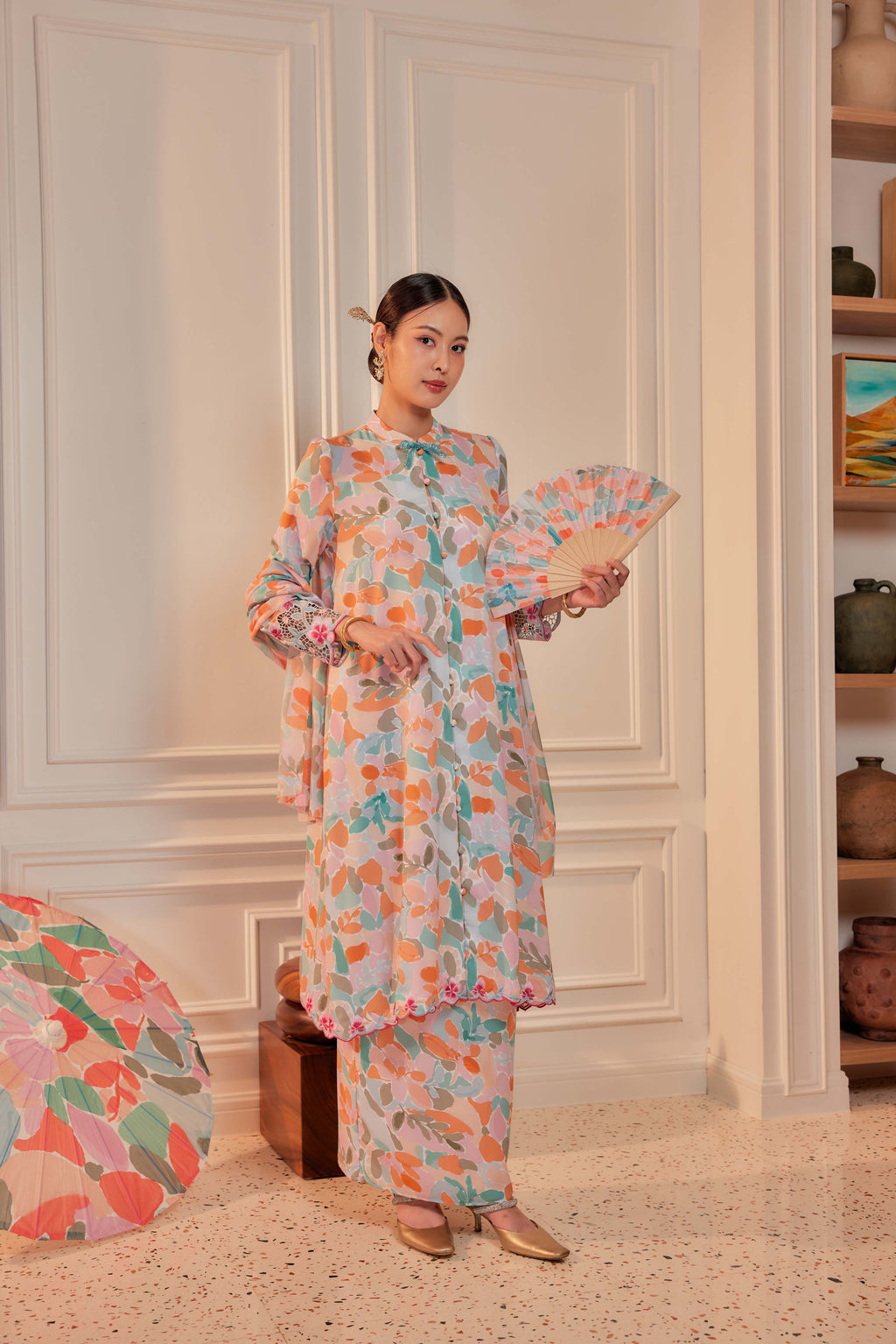 23 - Tanjung Puspita - Kebarung Sulam Goyang Set With Matching Fan & Selendang