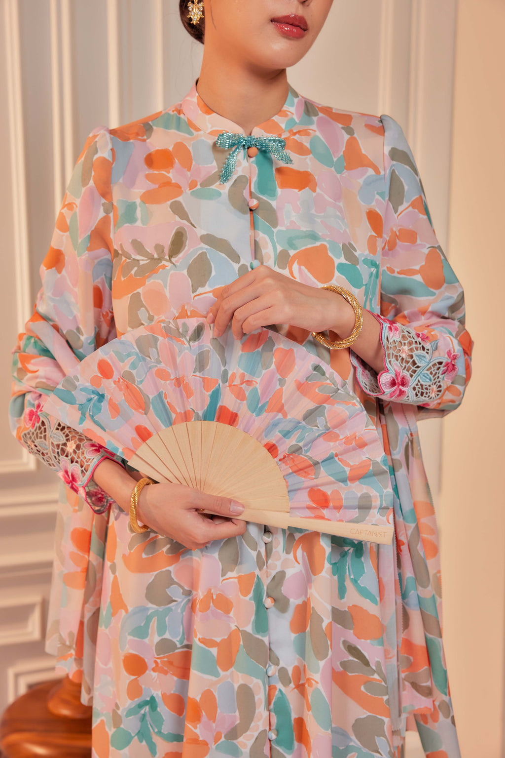 23 - Tanjung Puspita - Kebarung Sulam Goyang Set With Matching Fan & Selendang