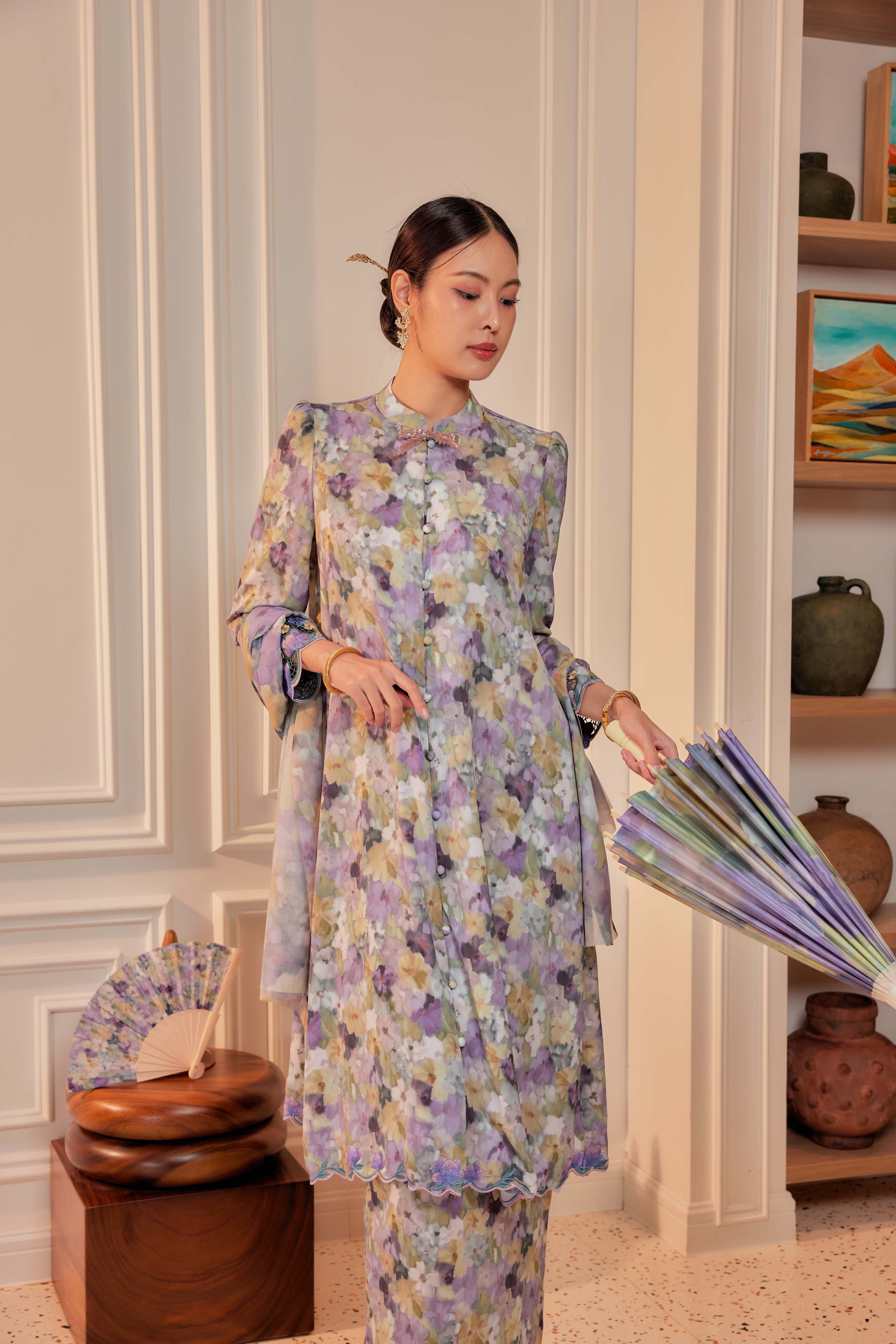 16 - Sundari Kenanga I - Kebarung Sulam Goyang Set With Matching Fan & Selendang