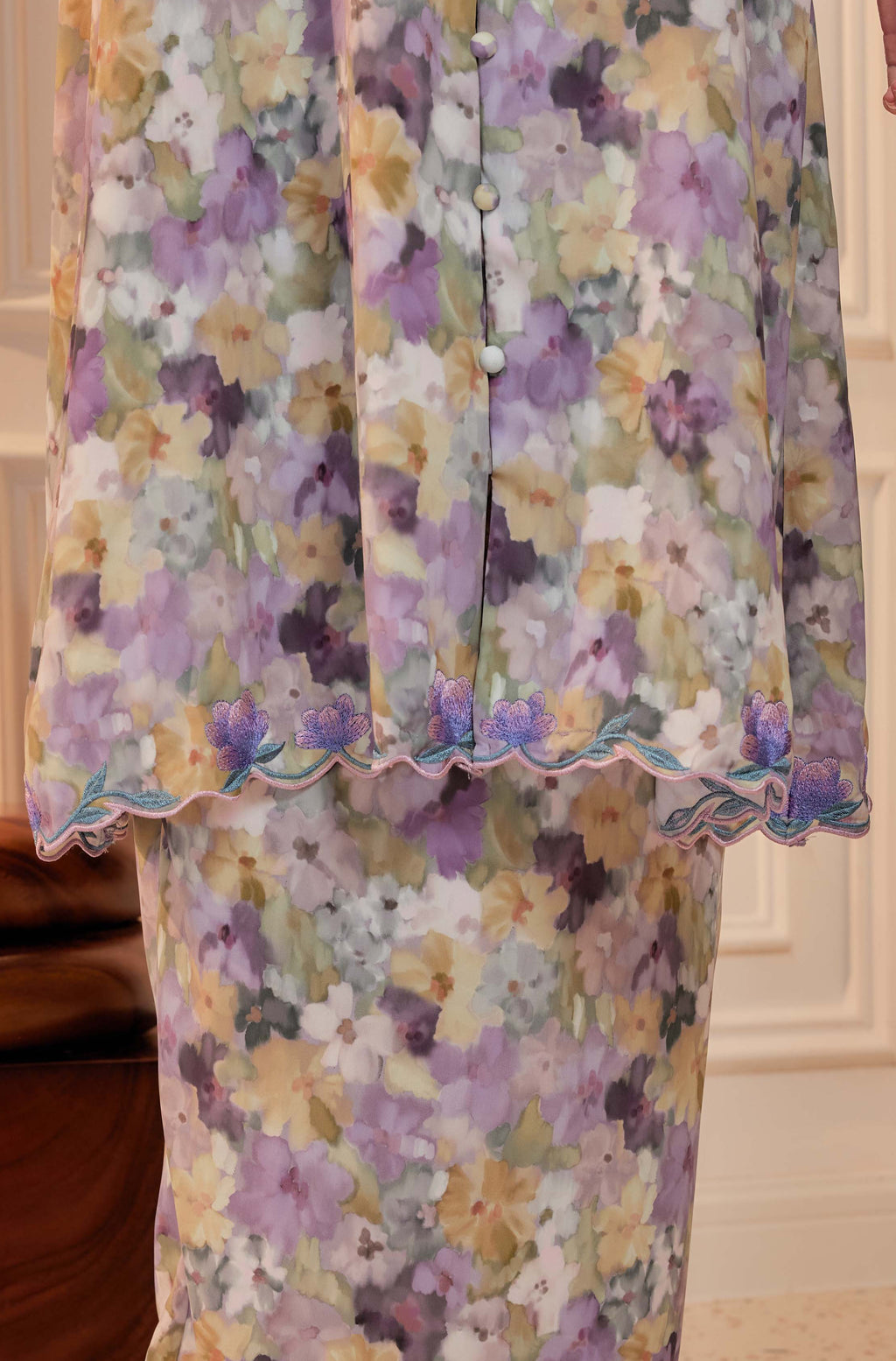 16 - Sundari Kenanga I - Kebarung Sulam Goyang Set With Matching Fan & Selendang