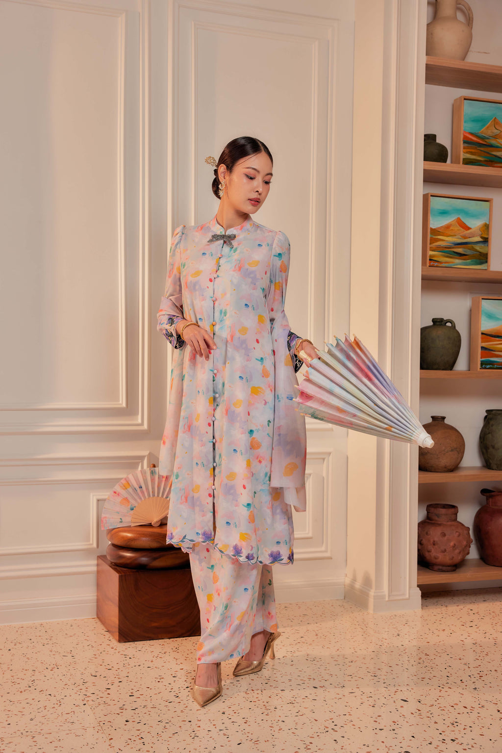 01 - Sekar Jagad - Kebarung Sulam Goyang Set With Matching Selendang