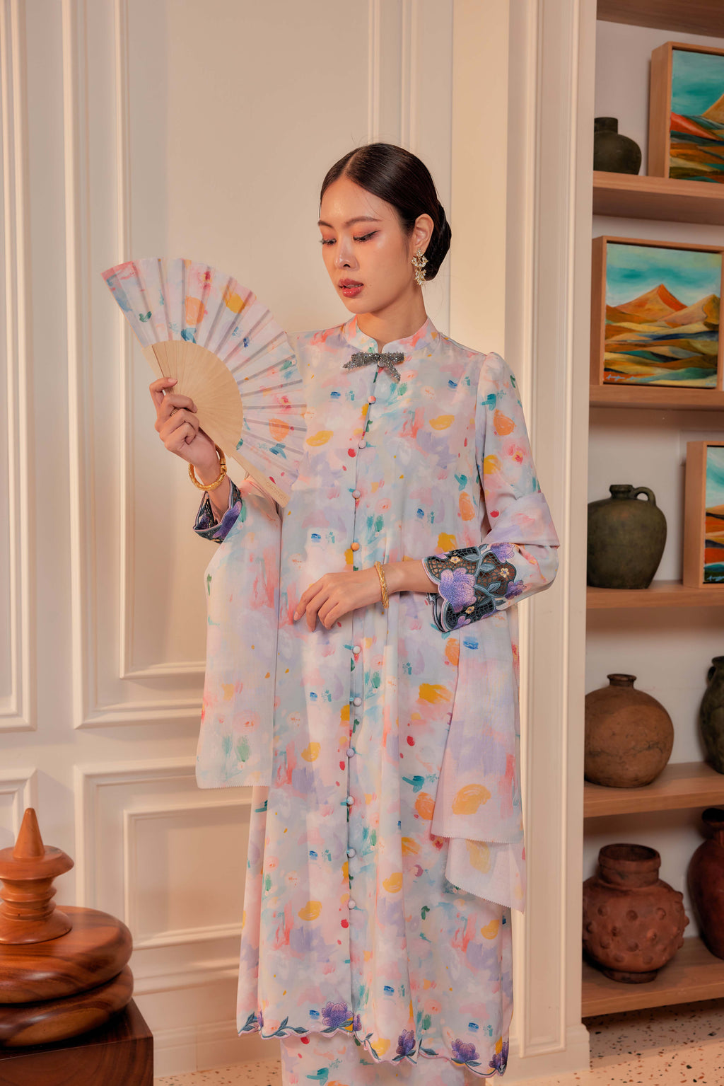 01 - Sekar Jagad - Kebarung Sulam Goyang Set With Matching Selendang