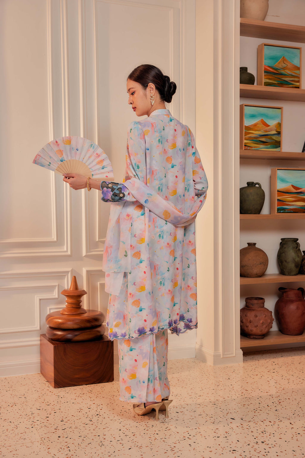 01 - Sekar Jagad - Kebarung Sulam Goyang Set With Matching Selendang