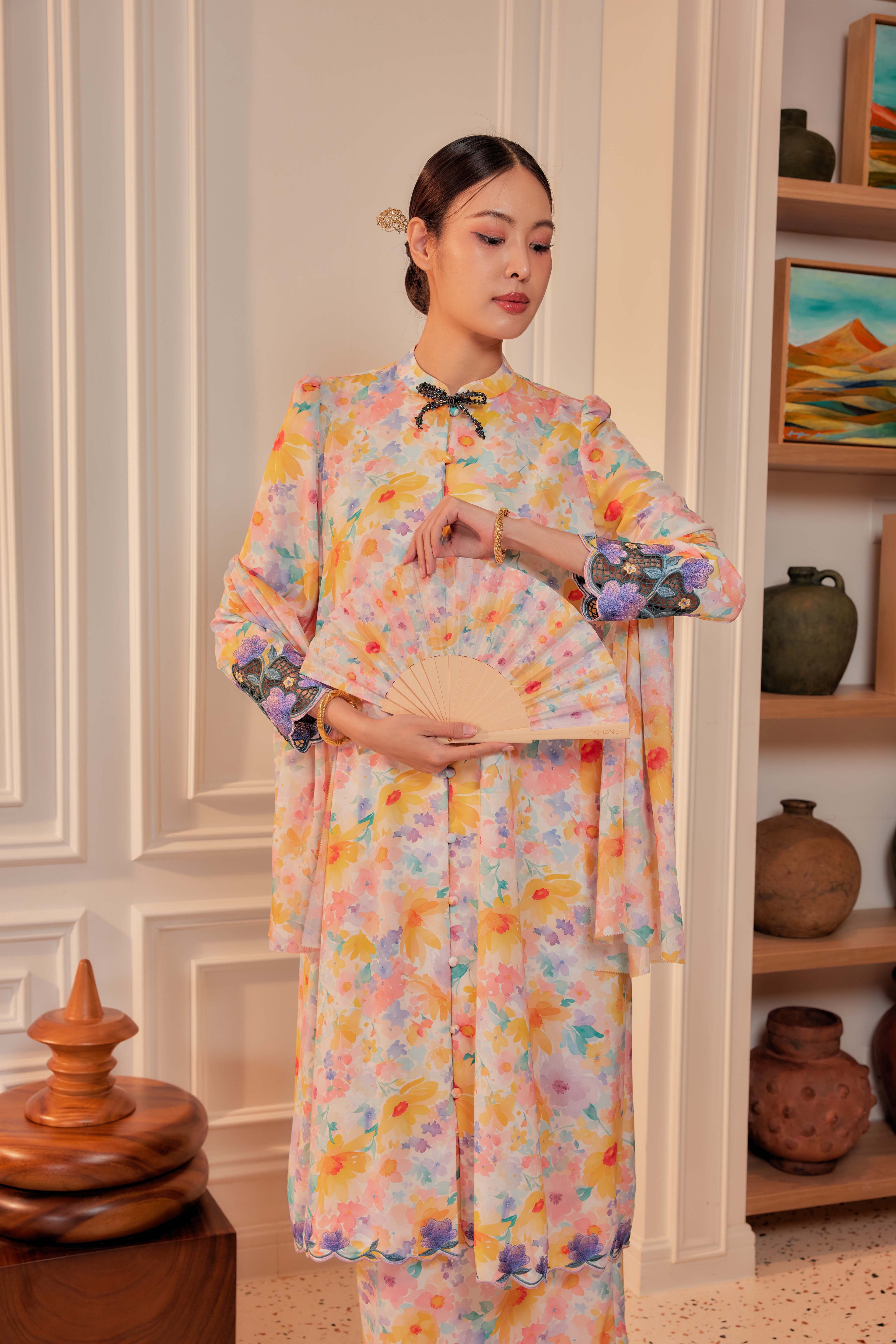 02 - Kembang Ratna - Kebarung Sulam Goyang Set With Matching Selendang