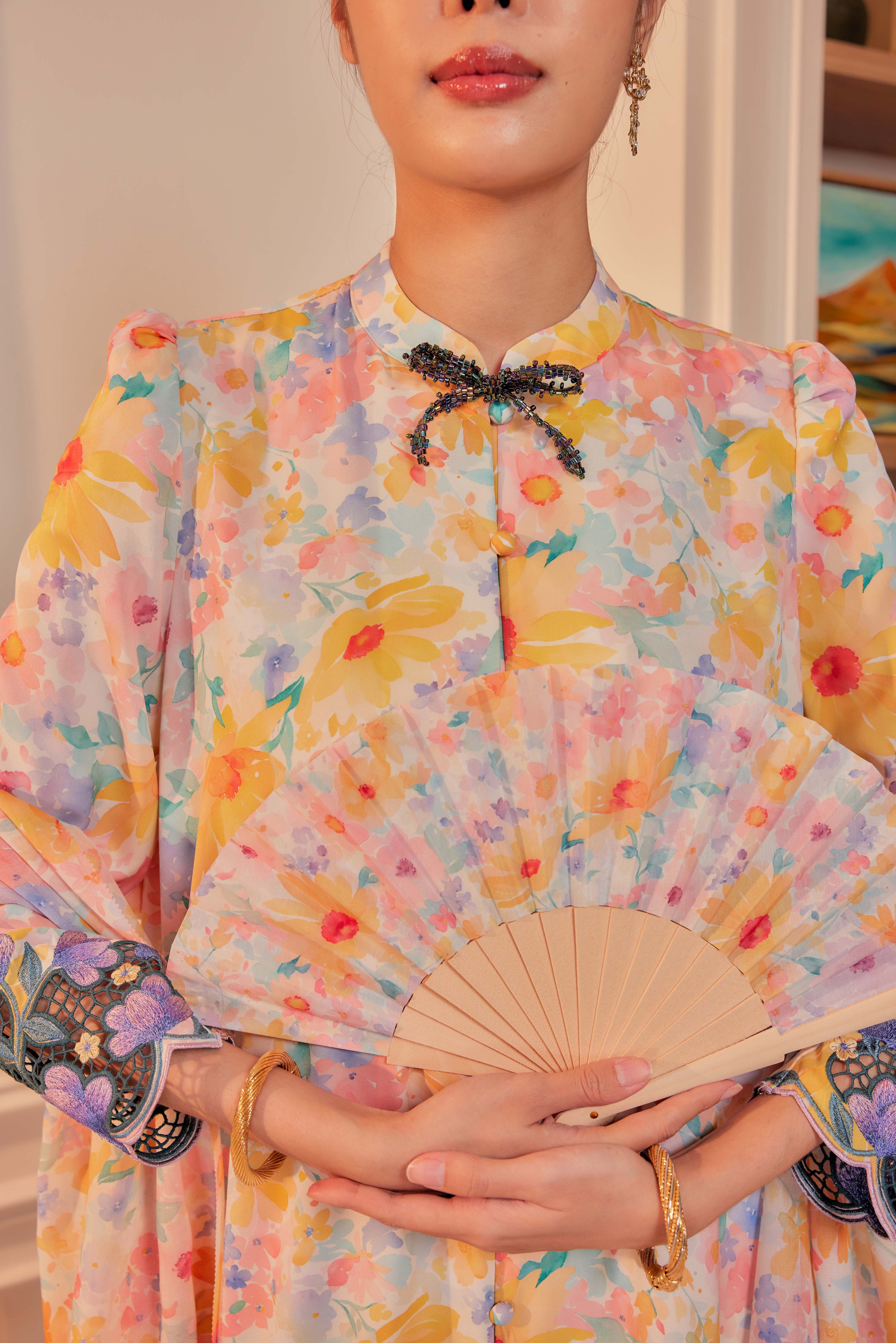 02 - Kembang Ratna - Kebarung Sulam Goyang Set With Matching Selendang