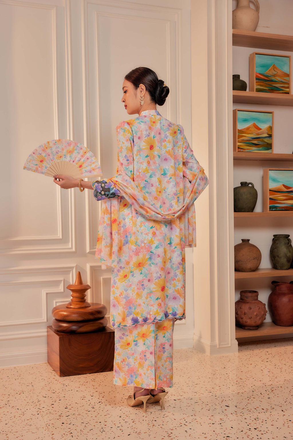 02 - Kembang Ratna - Kebarung Sulam Goyang Set With Matching Selendang