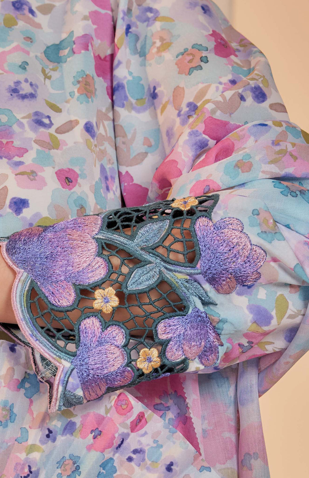 14 - Indah Sekarjati I - Kebarung Sulam Goyang Set With Matching Fan & Selendang