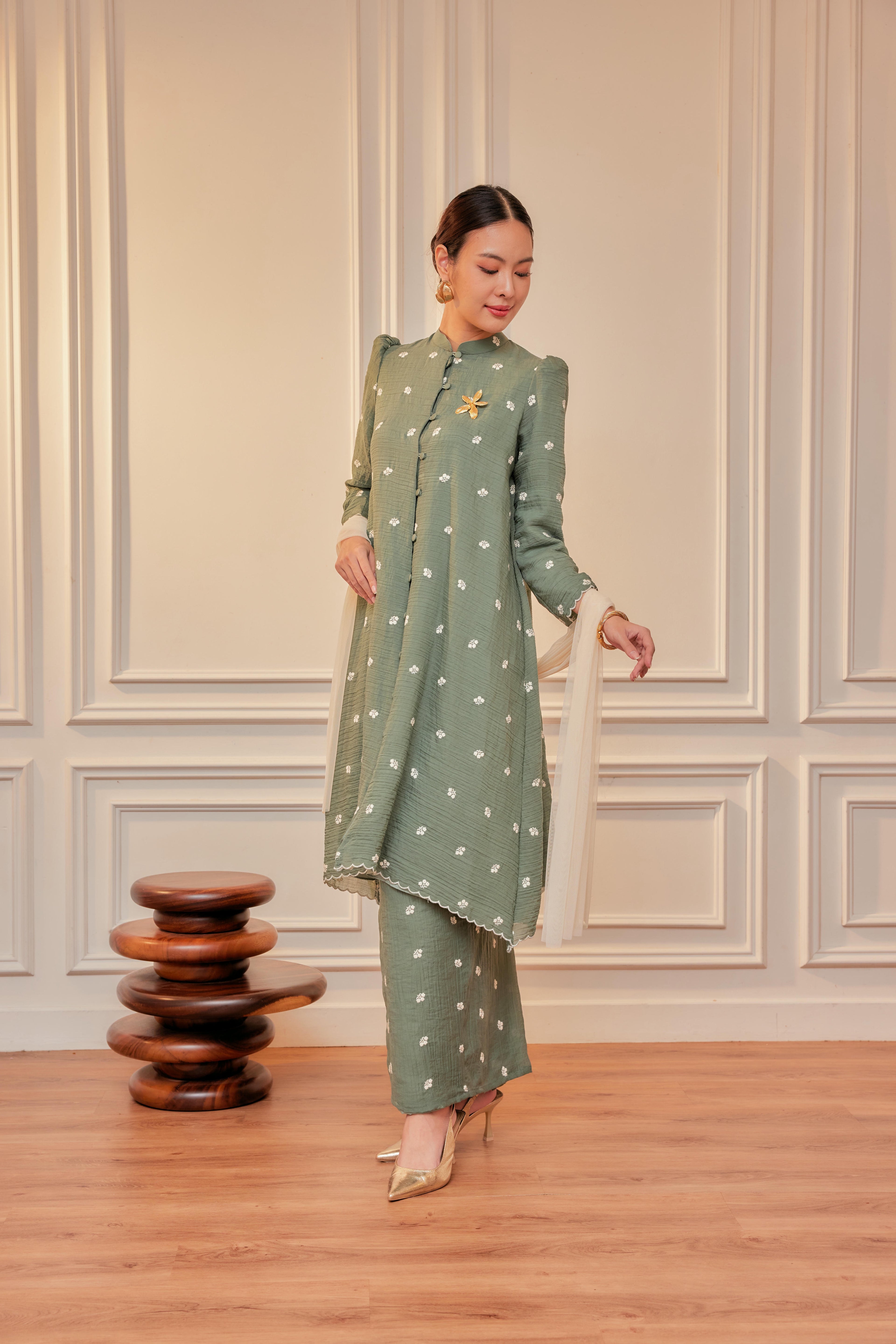 Dewita Floral Embroidered Kebarung with Front Buttons Set (Full Lining)