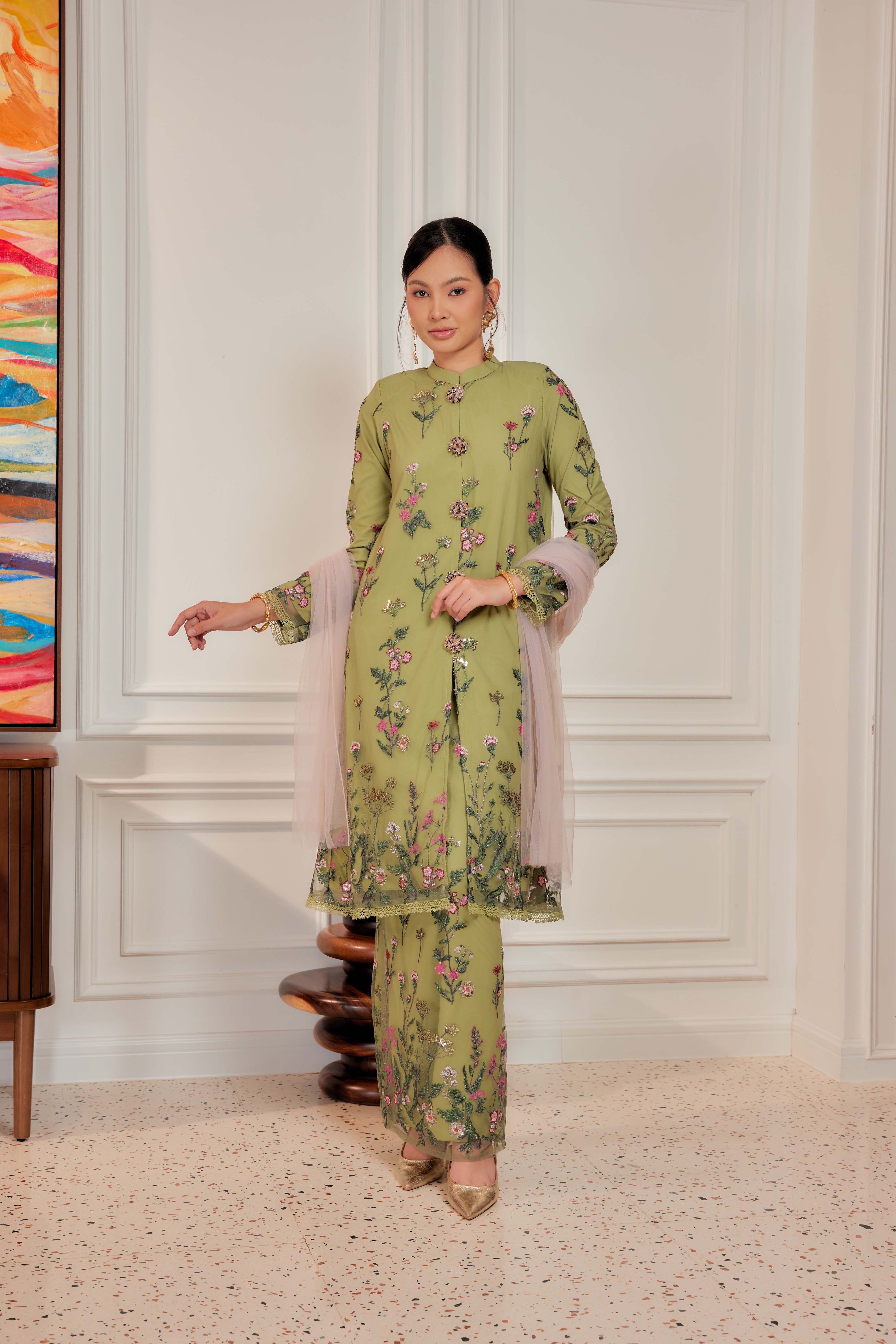 Strawberry Matcha - Dian Embellished Kebarung with Embroidery Lace Trim [PREORDER MID FEB]