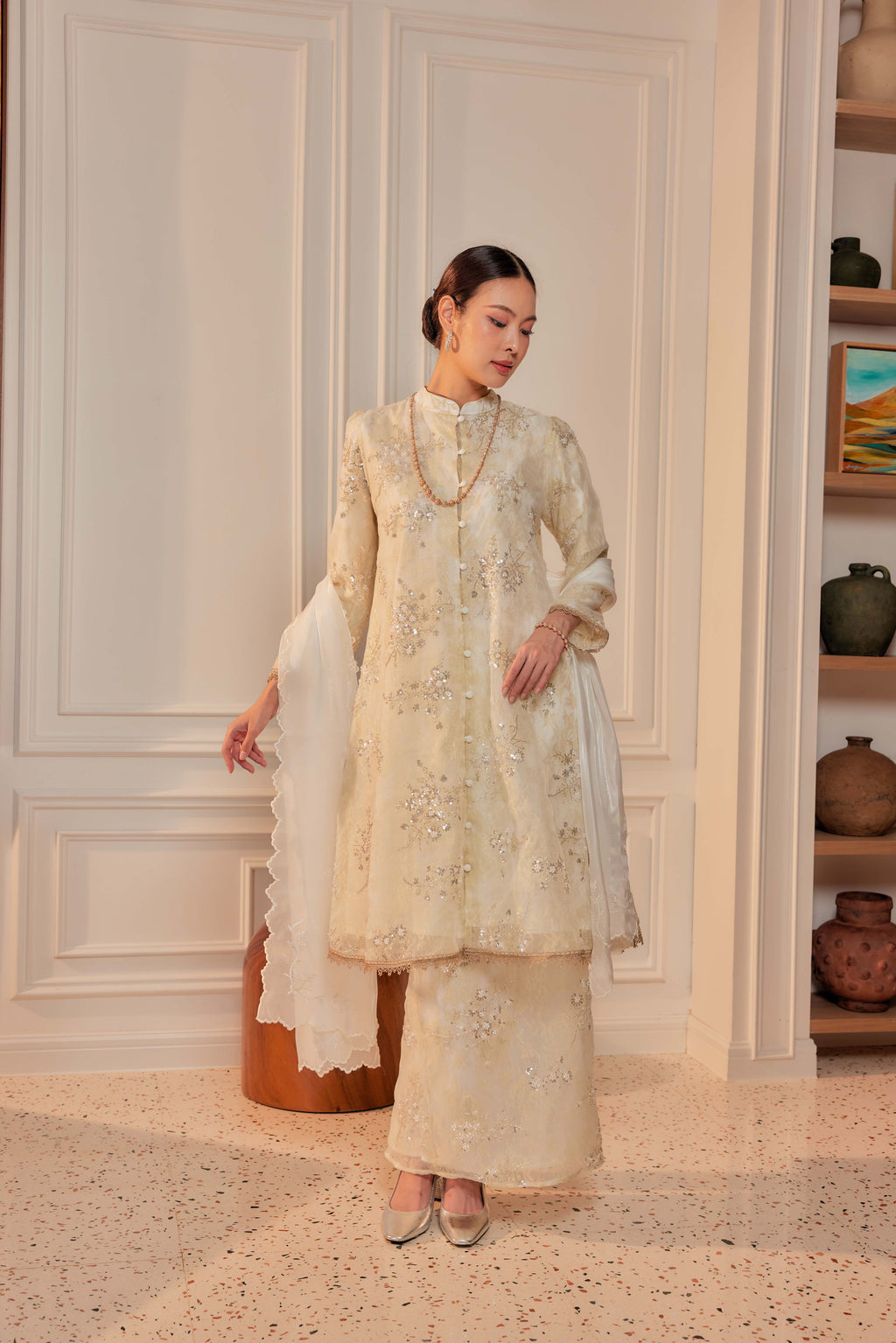 Dewita Embellished Kebarung in Champagne Gold