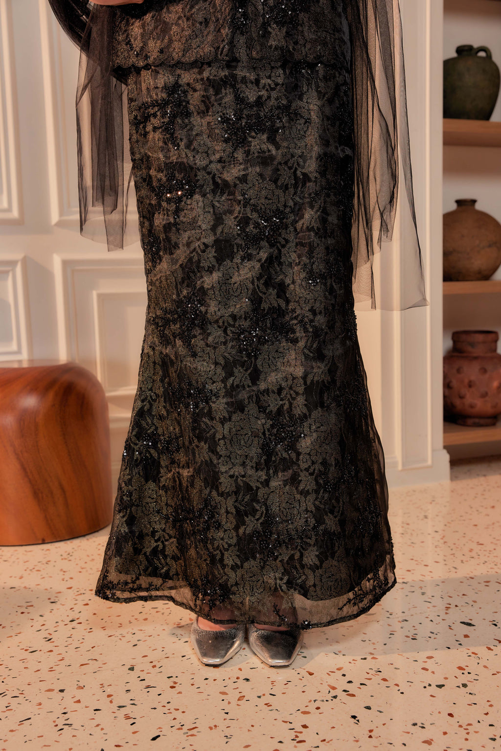 Stardust - Alaia Beaded Lace Kurung With Set of 3 Pearl Brooch (Fully Lined)