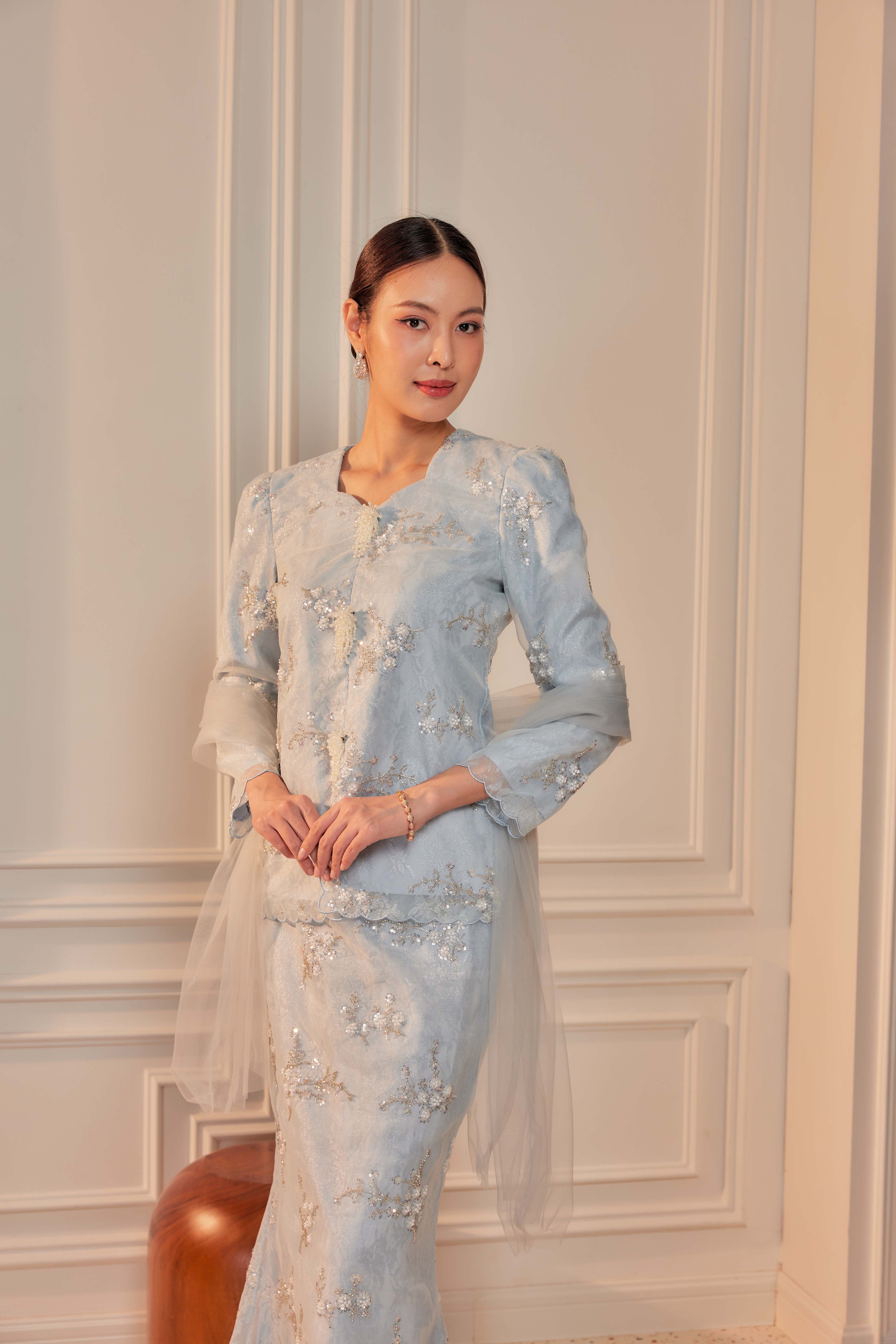 Ash Blue - Alaia Beaded Lace Kurung With Set of 3 Pearl Brooch (Fully Lined)