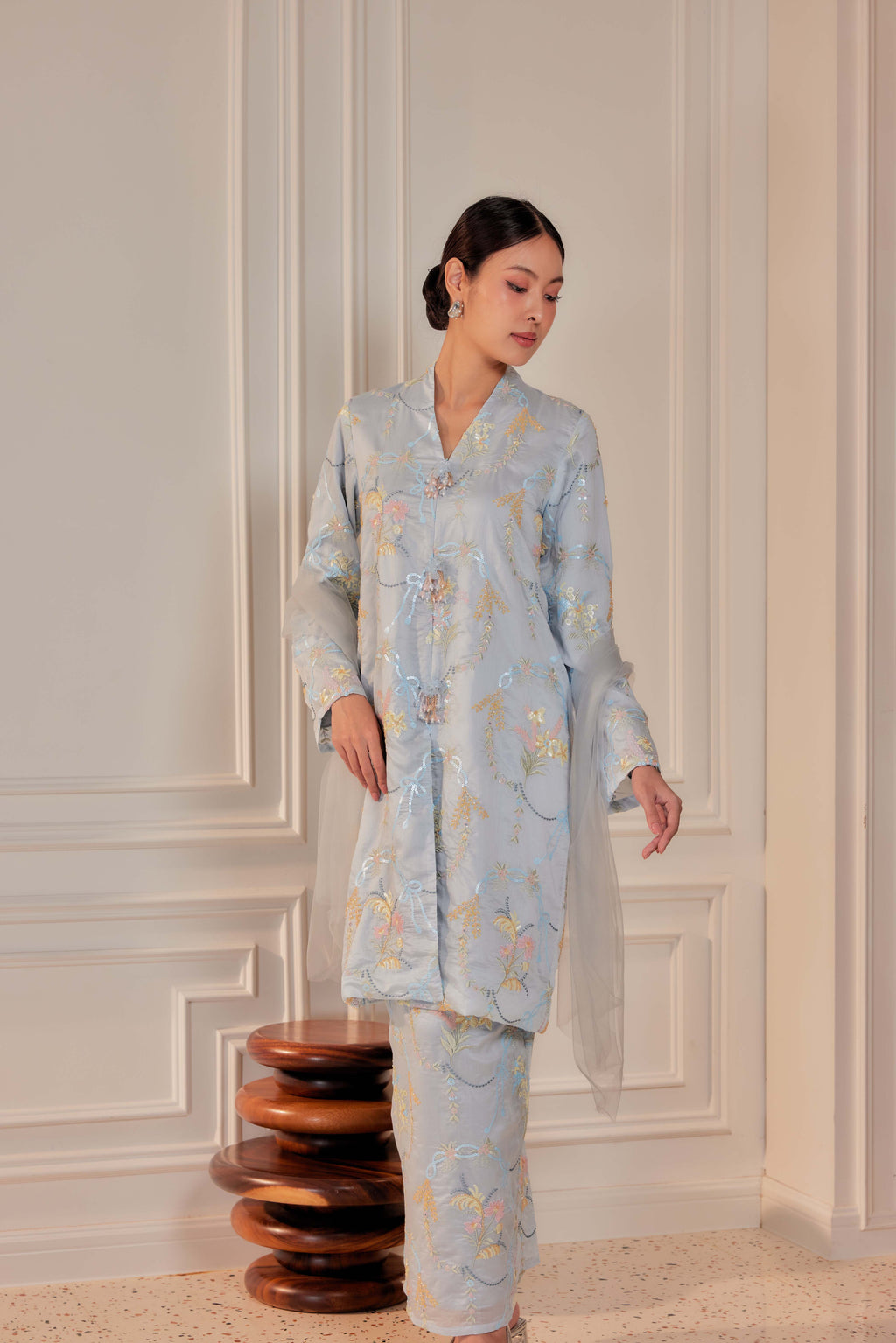 Bayu - Marni Kebarung With Embellishments & Set of 3 Brooch (Fully Lined)