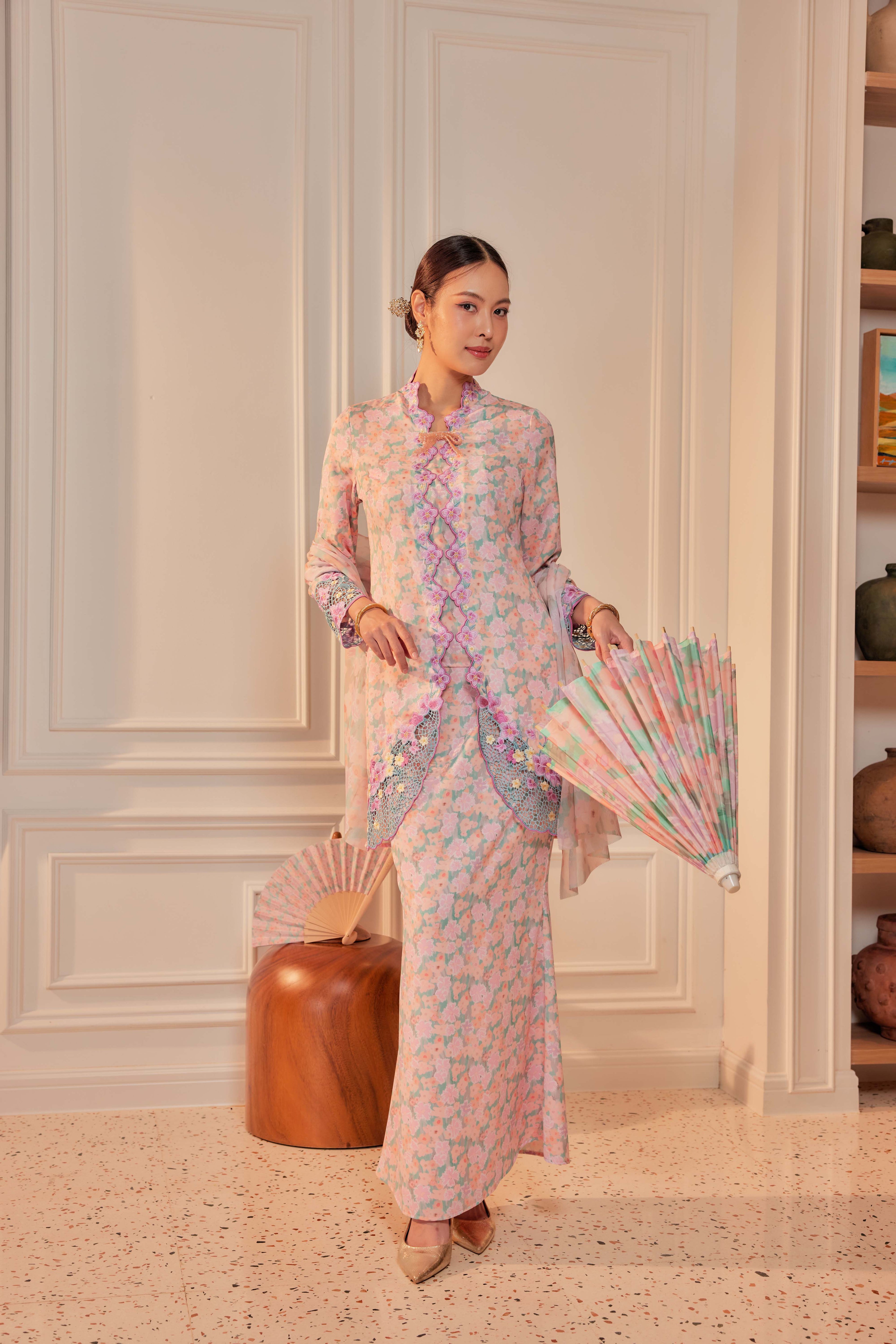 32 - Puspa Dewi - Kebaya Sulam Goyang Set With Matching Fan & Selendang [PREORDER]