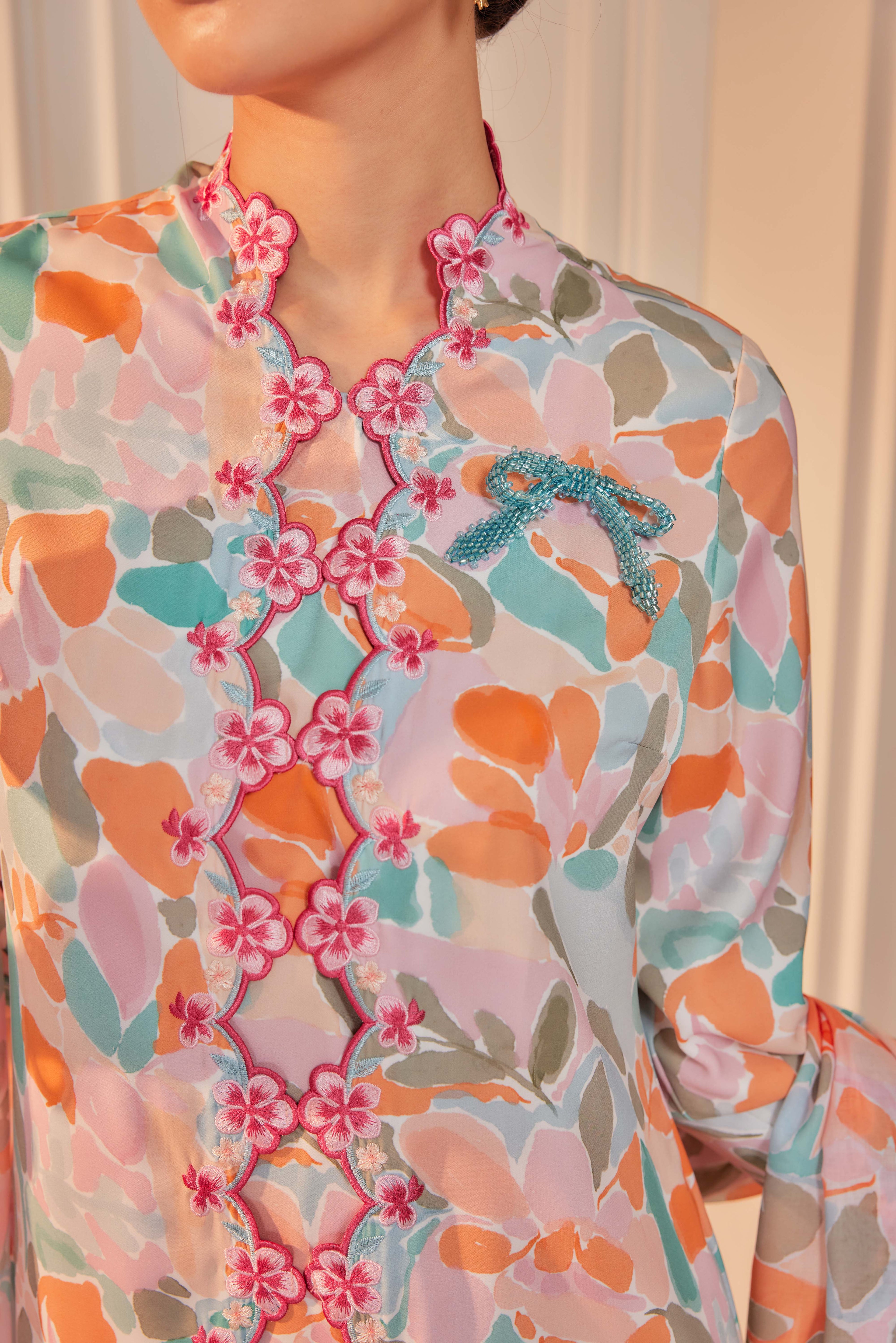 49 - Tanjung Puspita - Kebaya Sulam Goyang Set With Matching Fan & Selendang [PREORDER]