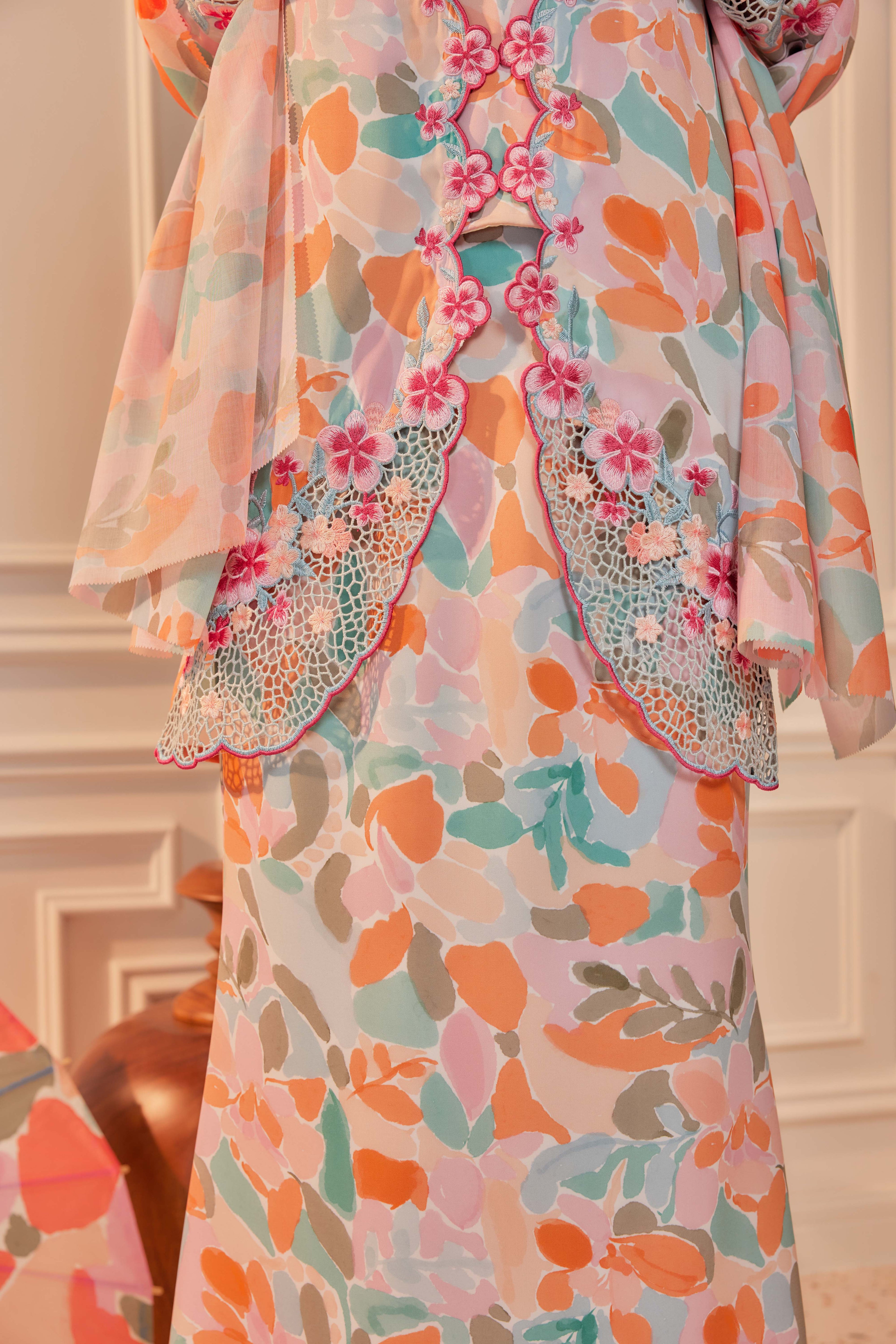 49 - Tanjung Puspita - Kebaya Sulam Goyang Set With Matching Fan & Selendang [PREORDER]