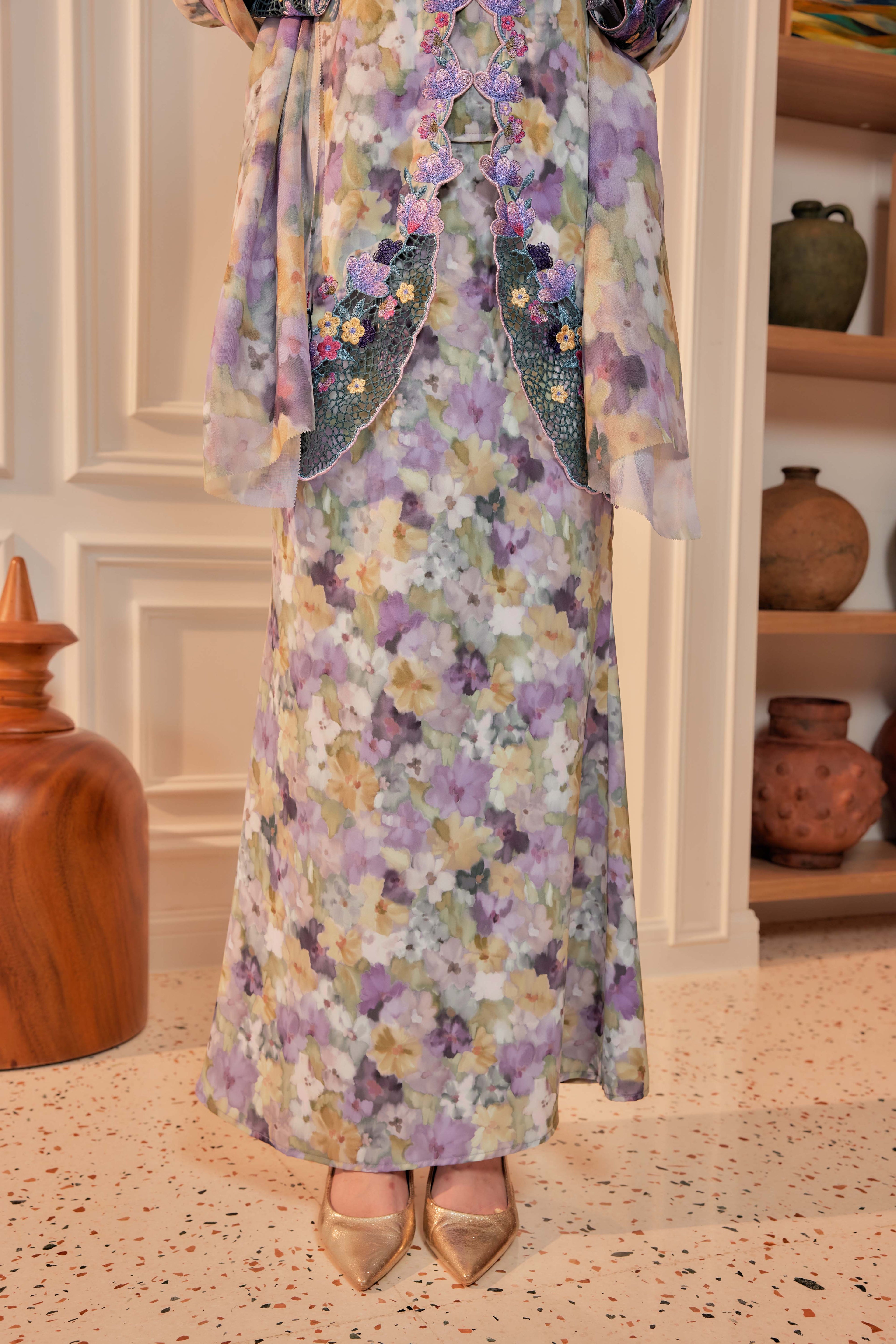 42 - Sundari Kenanga I - Kebaya Sulam Goyang Set With Matching Fan & Selendang [PREORDER]